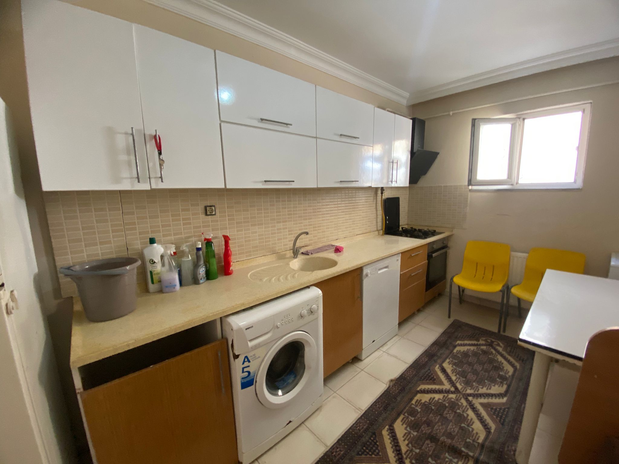 MANYAS EMLAKTAN 17 EYLÜL MAH. 3+1 120M2 GİRİŞ KAT SATILIK DAİRE