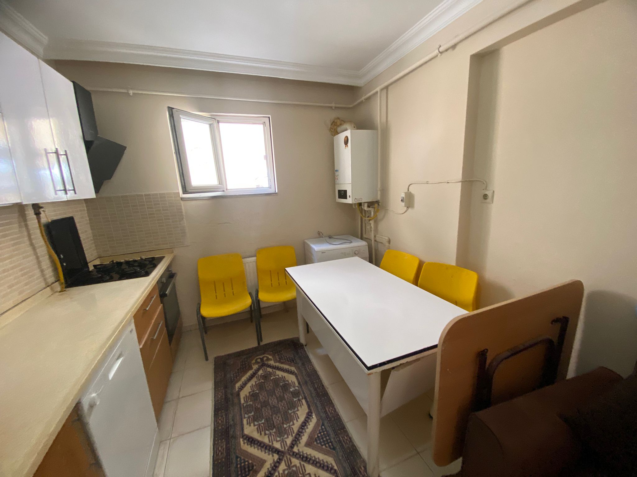 MANYAS EMLAKTAN 17 EYLÜL MAH. 3+1 120M2 GİRİŞ KAT SATILIK DAİRE