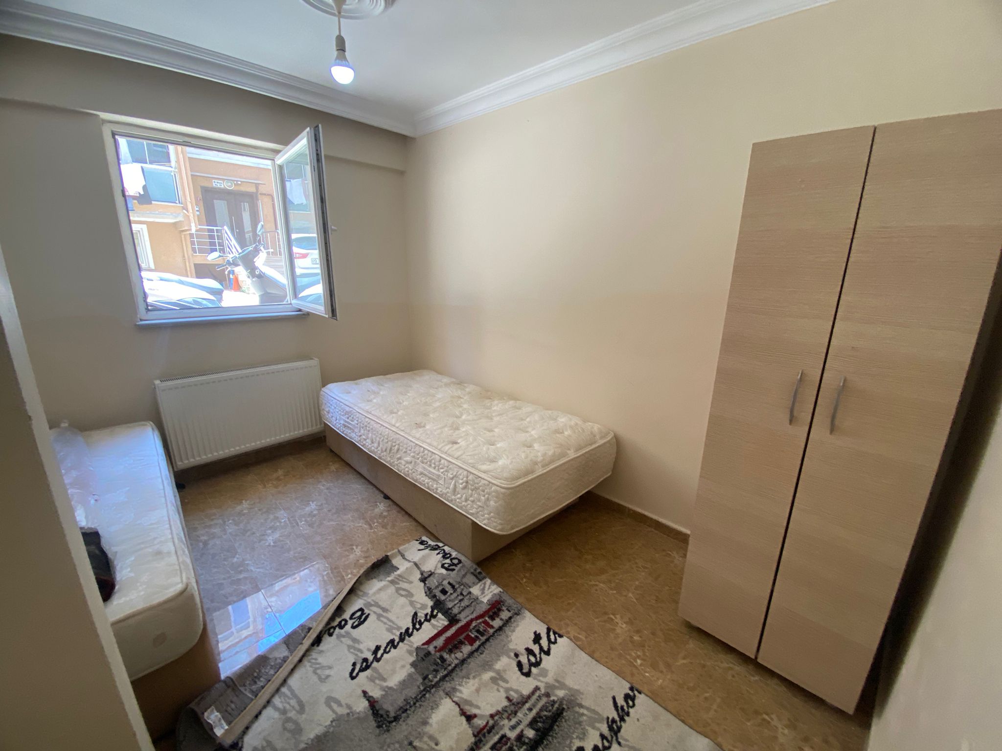 MANYAS EMLAKTAN 17 EYLÜL MAH. 3+1 120M2 GİRİŞ KAT SATILIK DAİRE