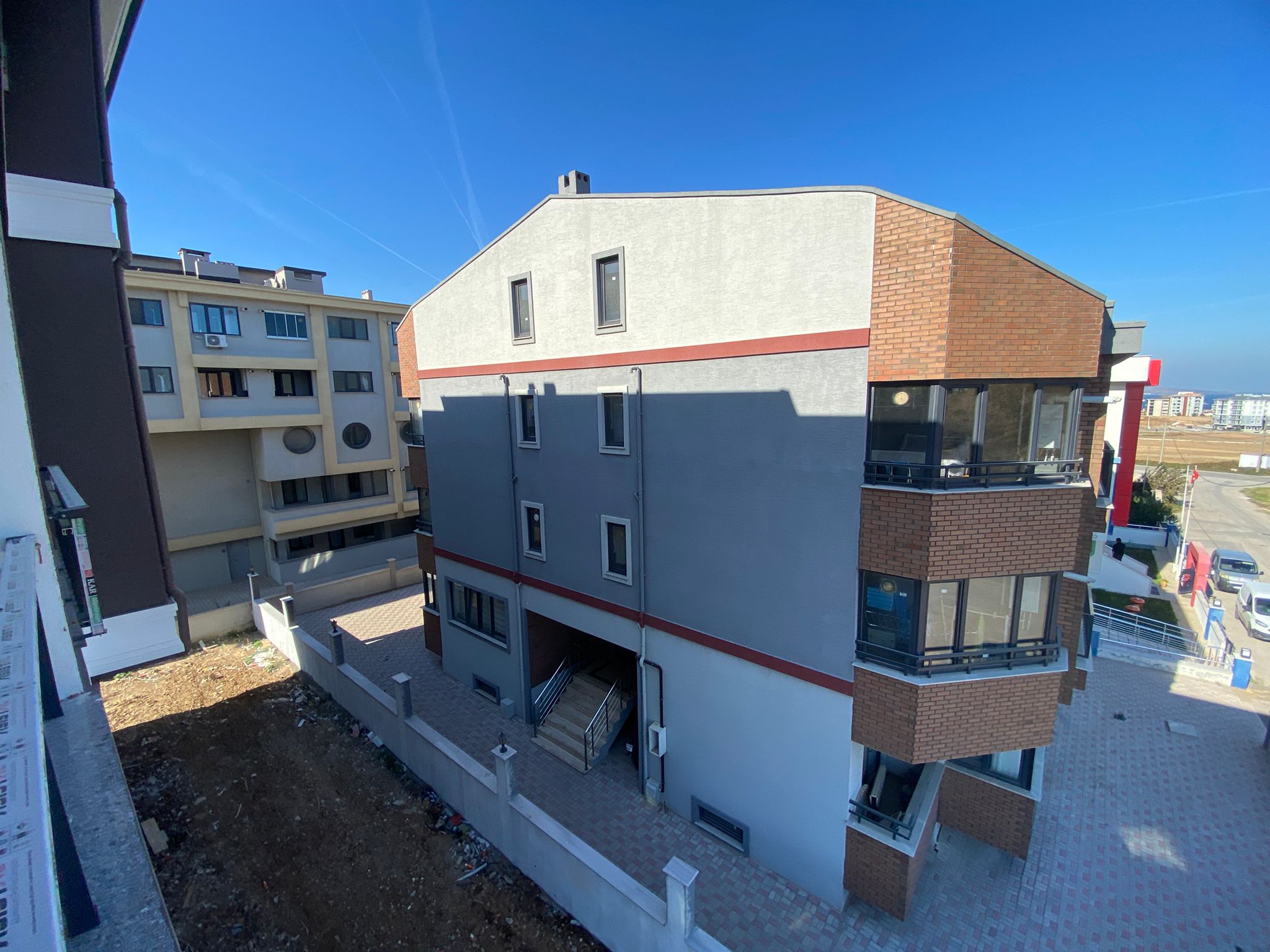 MANYAS EMLAKTAN PAŞAKENT MAH. 1+1 60M2 AYRI MUTFAK KİRALIK DAİRE