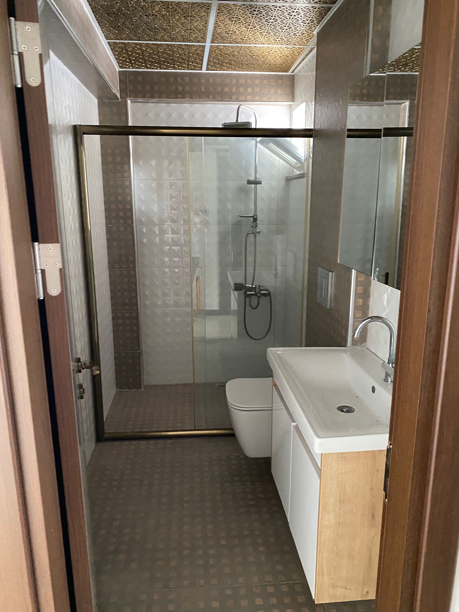 MANYAS EMLAKTAN PAŞAKENT MAH. 2+1 100M2 ARA KAT KİRALIK DAİRE