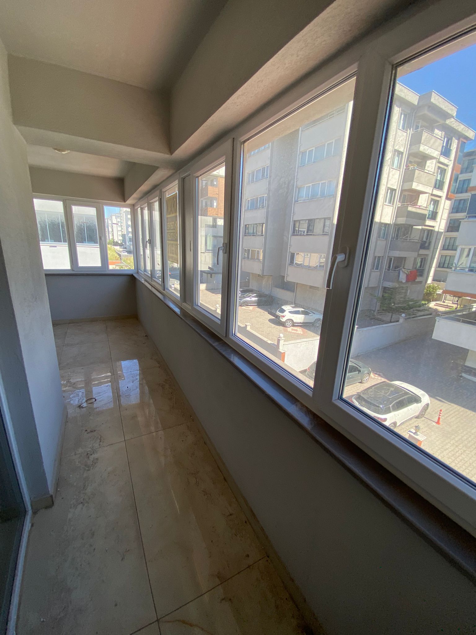 MANYAS EMLAKTAN PAŞAKENT MAH. 2+1 100M2 ARA KAT KİRALIK DAİRE