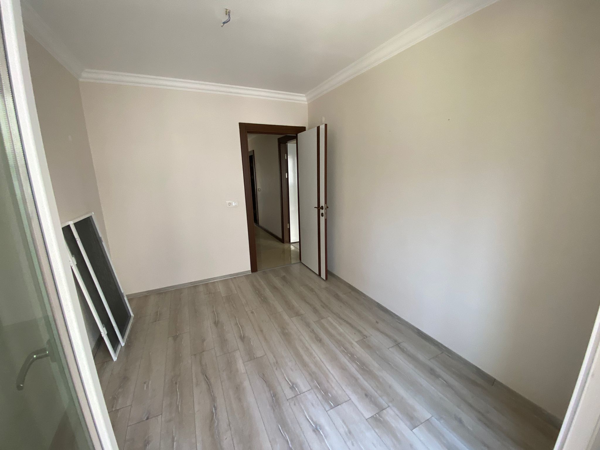 MANYAS EMLAKTAN PAŞAKENT MAH. 2+1 100M2 ARA KAT KİRALIK DAİRE