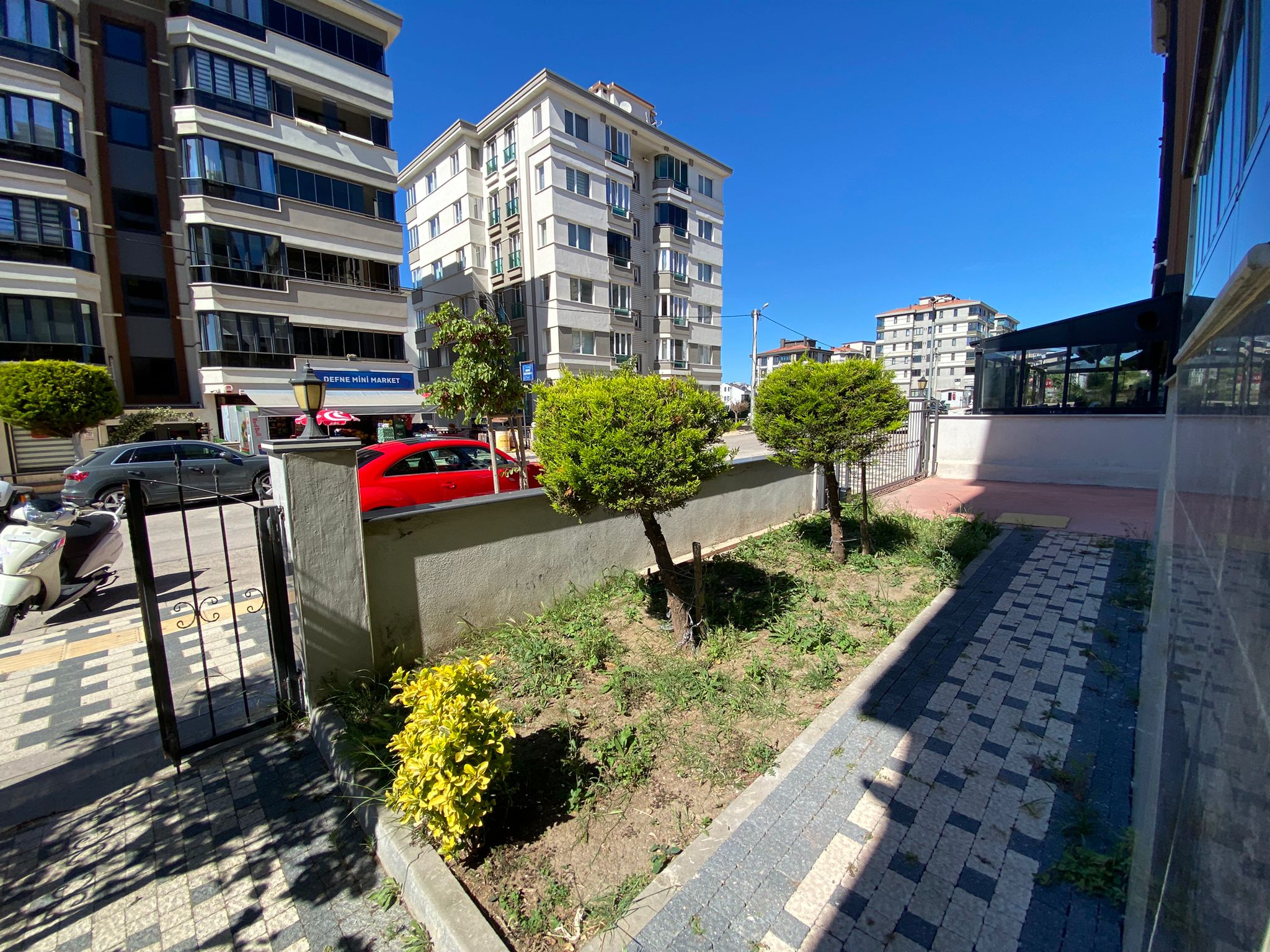 MANYAS EMLAKTAN PAŞAKENT MAH. 2+1 100M2 ARA KAT KİRALIK DAİRE