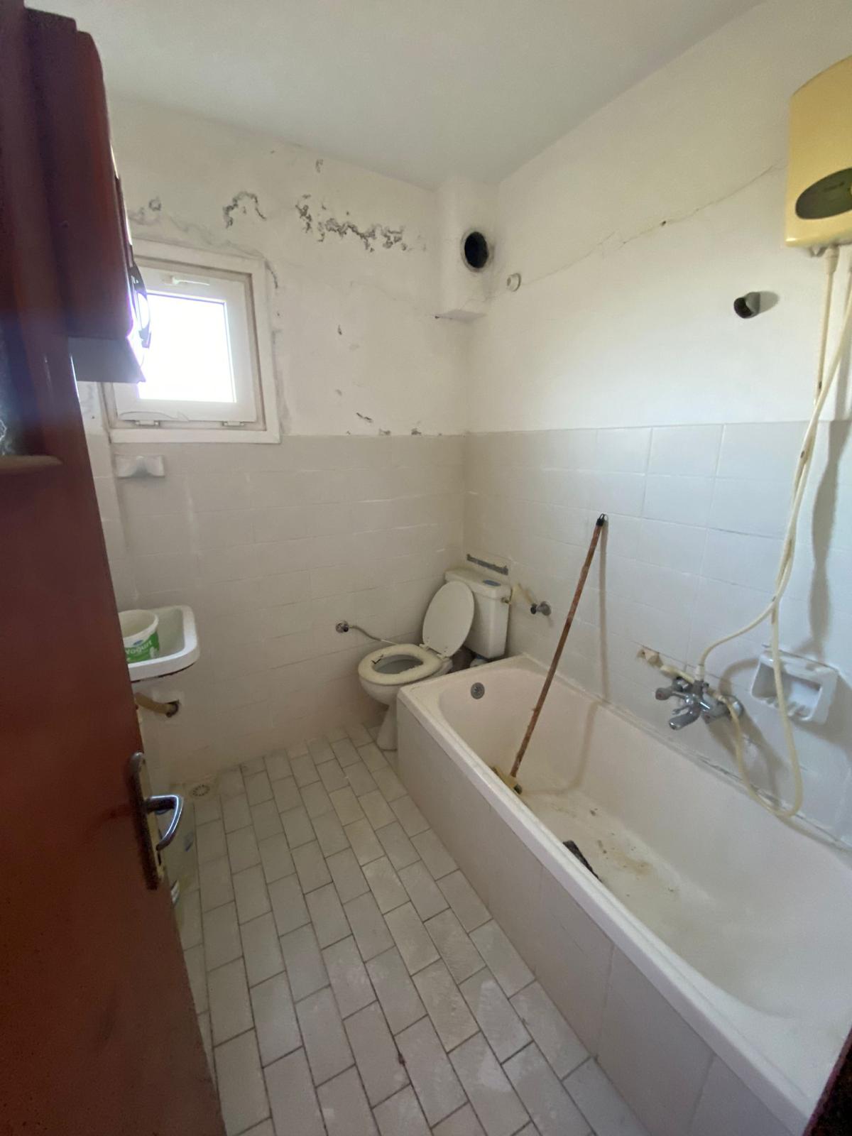 VAKFIKEBİR FIRIN ÜSTÜ CADDE ÜZERİ KİRALIK 3+1 ESKİ DAİRE