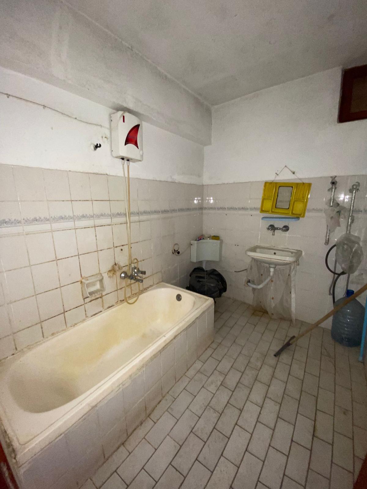 VAKFIKEBİR FIRIN ÜSTÜ CADDE ÜZERİ KİRALIK 3+1 ESKİ DAİRE