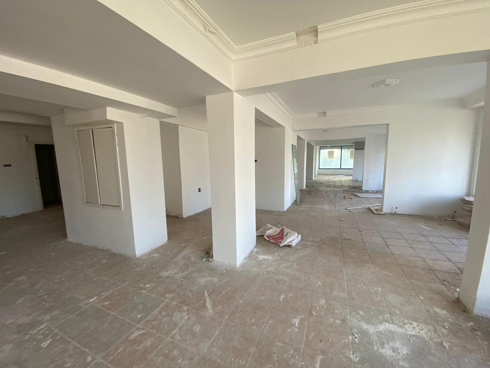 MANYAS EMLAKTAN LEVENT MAH. CADDE ÜZERİ 320M2 SATILIK DÜKKAN