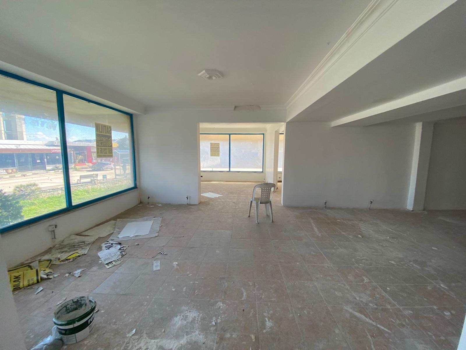 MANYAS EMLAKTAN LEVENT MAH. CADDE ÜZERİ 320M2 KİRALIK DÜKKAN