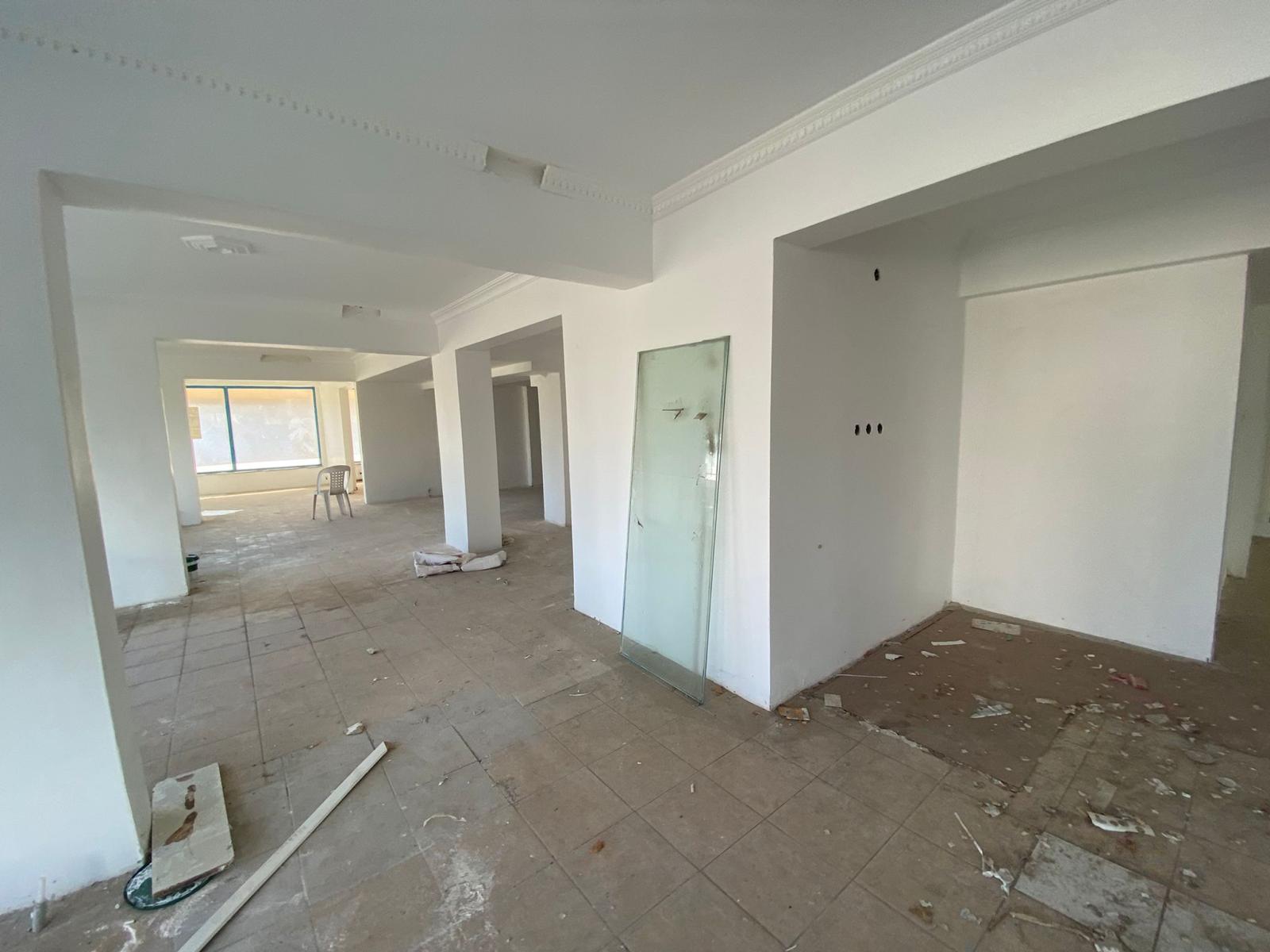 MANYAS EMLAKTAN LEVENT MAH. CADDE ÜZERİ 320M2 KİRALIK DÜKKAN