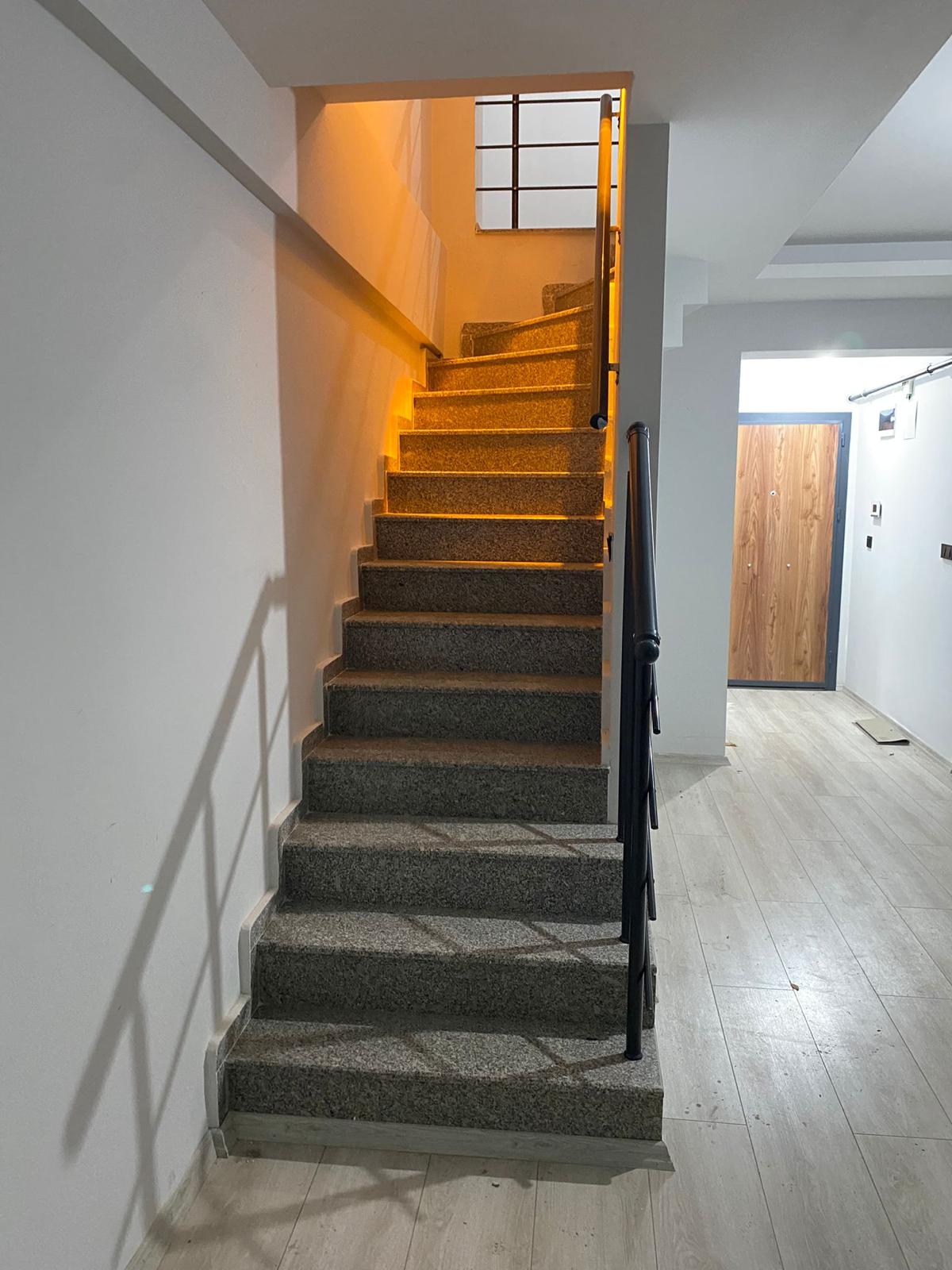 MANYAS EMLAKTAN SUNULLAH MAH.ANA YOL ÜZERİ KİRALIK OFİS DAİRE