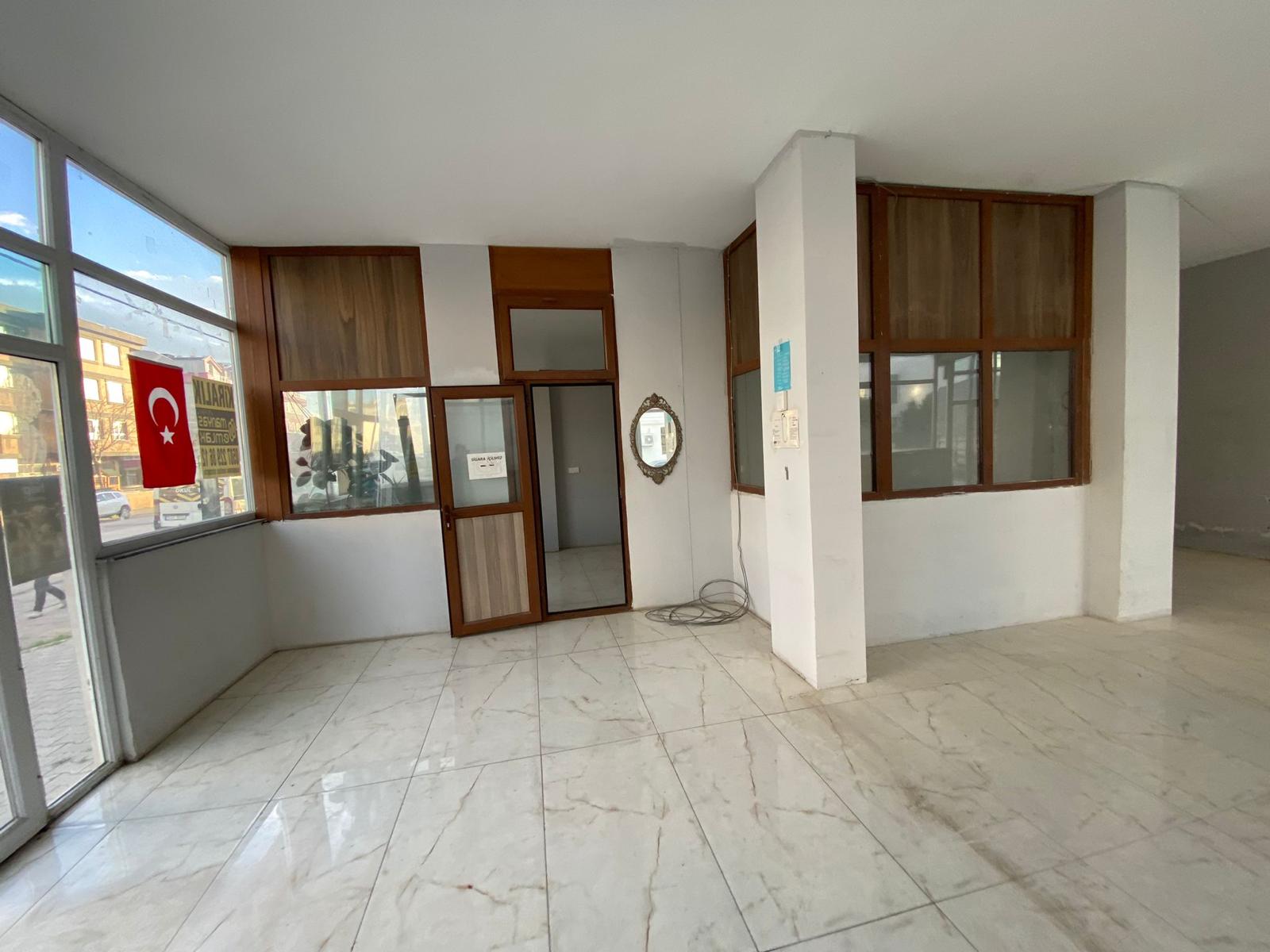 İHSANİYE KURTULUŞ CAD. KİRALIK 220 M2 DÜKKAN
