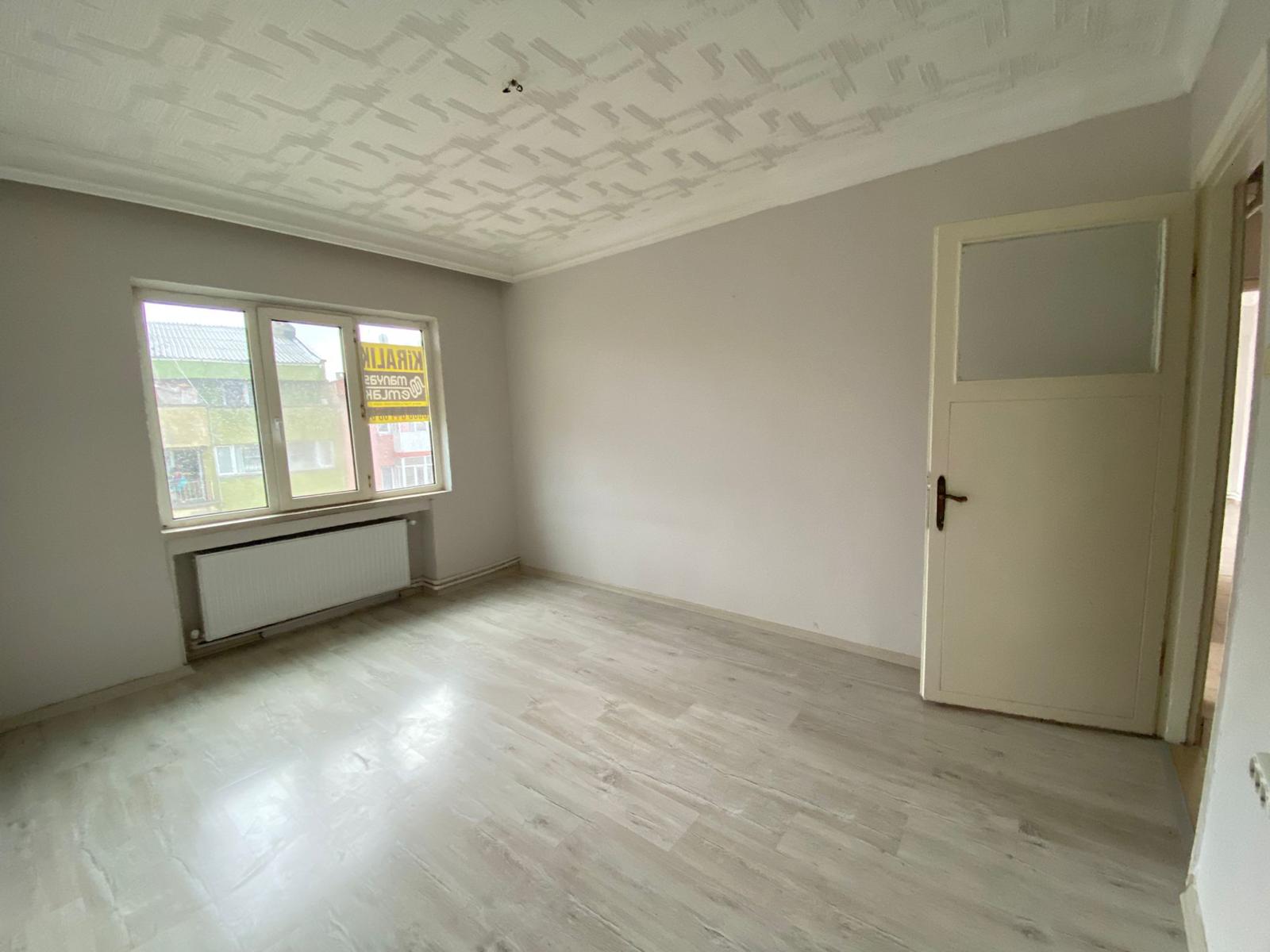 MANYAS EMLAKTAN 17 EYLÜL MAH. 3+1 130M2 GENİŞ KİRALIK DAİRE