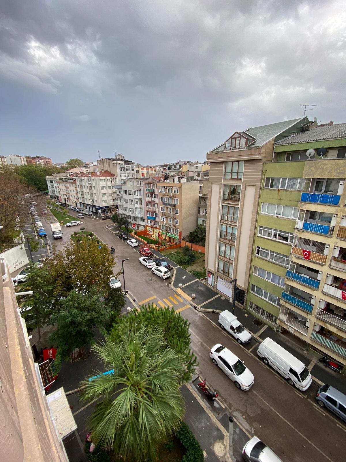 MANYAS EMLAKTAN 17 EYLÜL MAH. 3+1 130M2 GENİŞ KİRALIK DAİRE