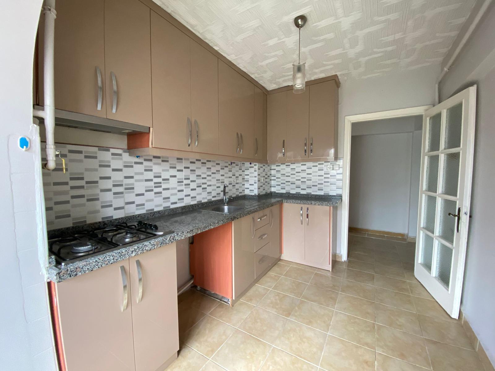 MANYAS EMLAKTAN 17 EYLÜL MAH. 3+1 130M2 GENİŞ KİRALIK DAİRE