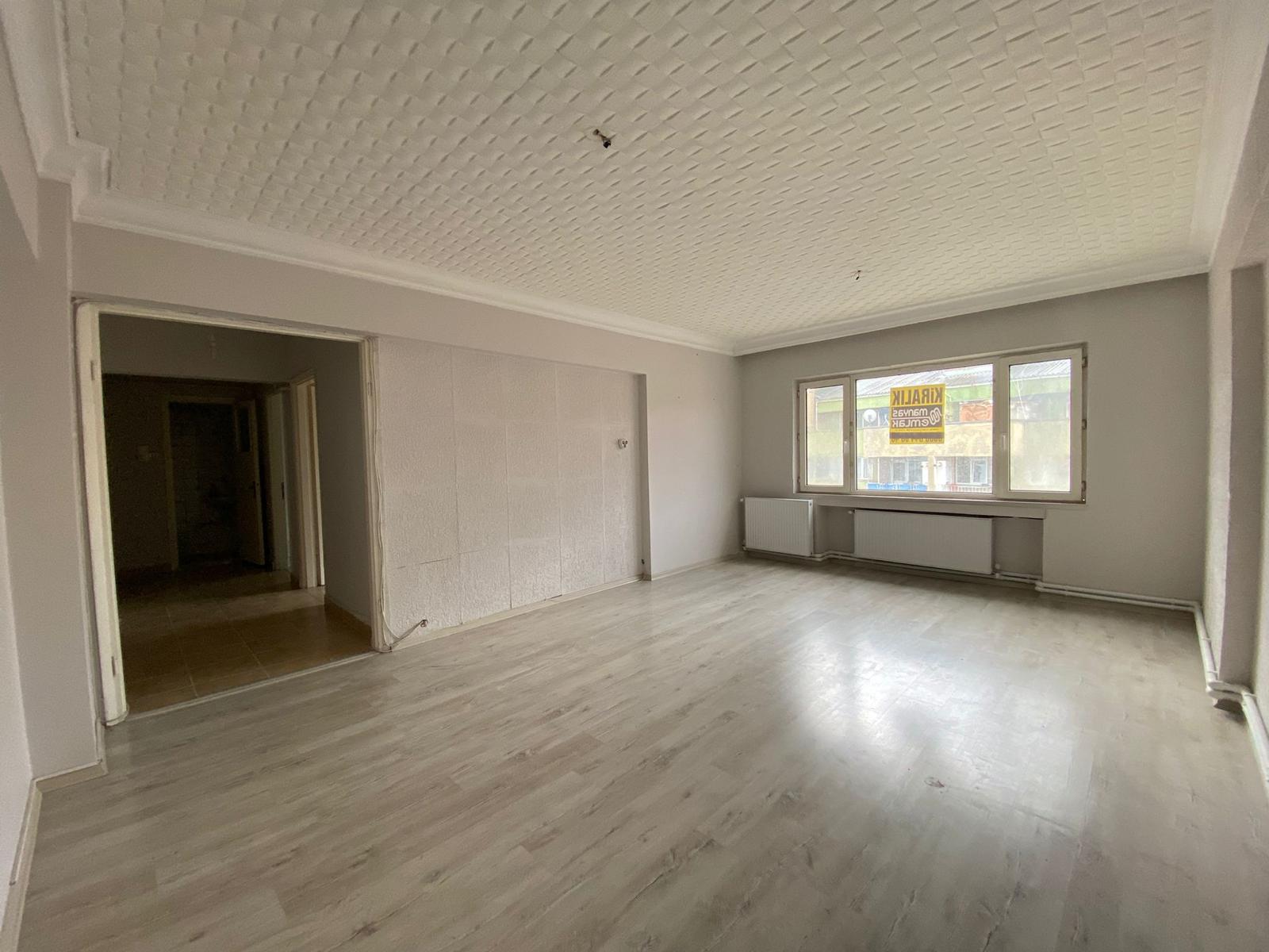 MANYAS EMLAKTAN 17 EYLÜL MAH. 3+1 130M2 GENİŞ KİRALIK DAİRE