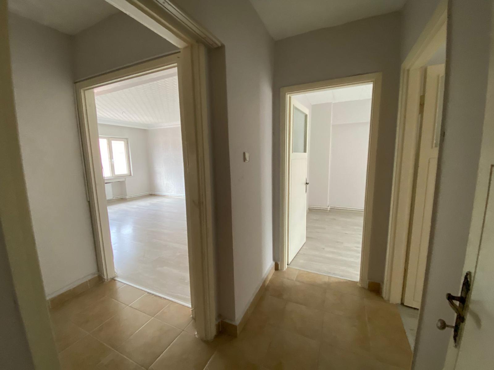 MANYAS EMLAKTAN 17 EYLÜL MAH. 3+1 130M2 GENİŞ KİRALIK DAİRE