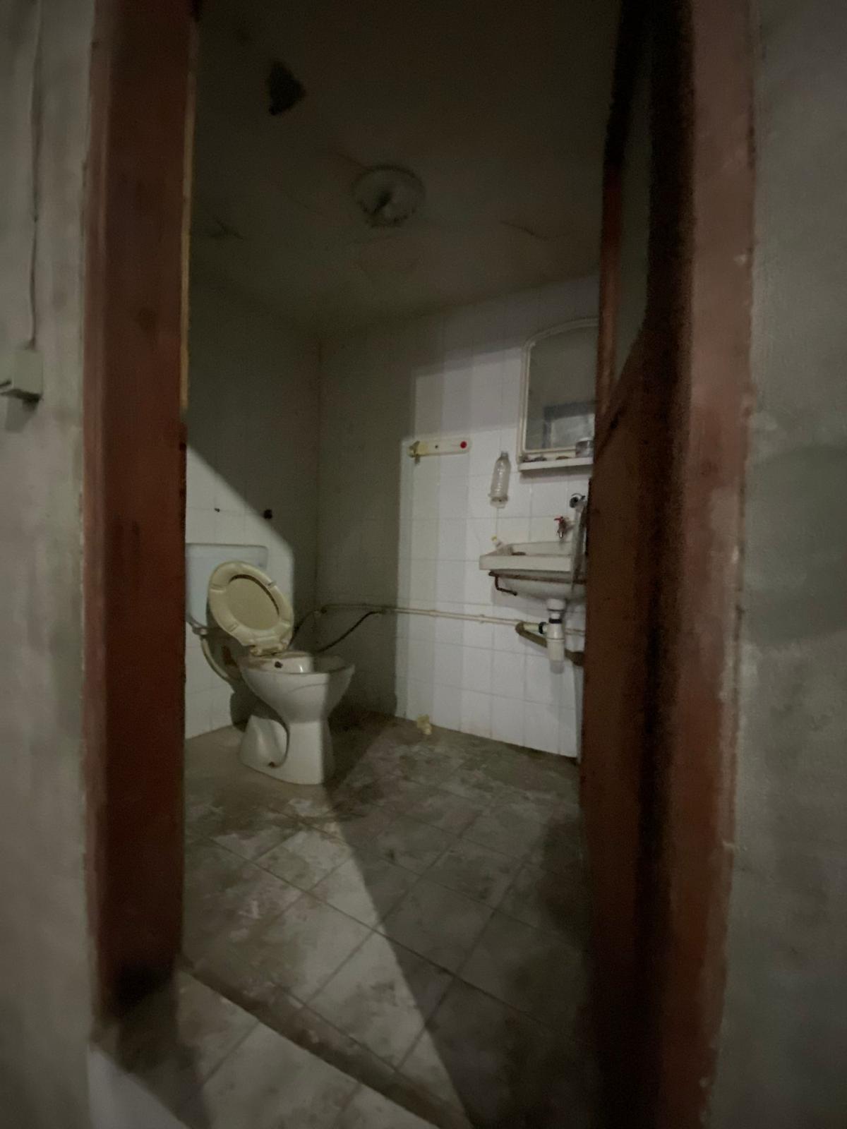 MANYAS EMLAKTAN SUNULLAH MAH. TEK KAT GİRİŞ 250M2 KİRLIK DÜKKAN