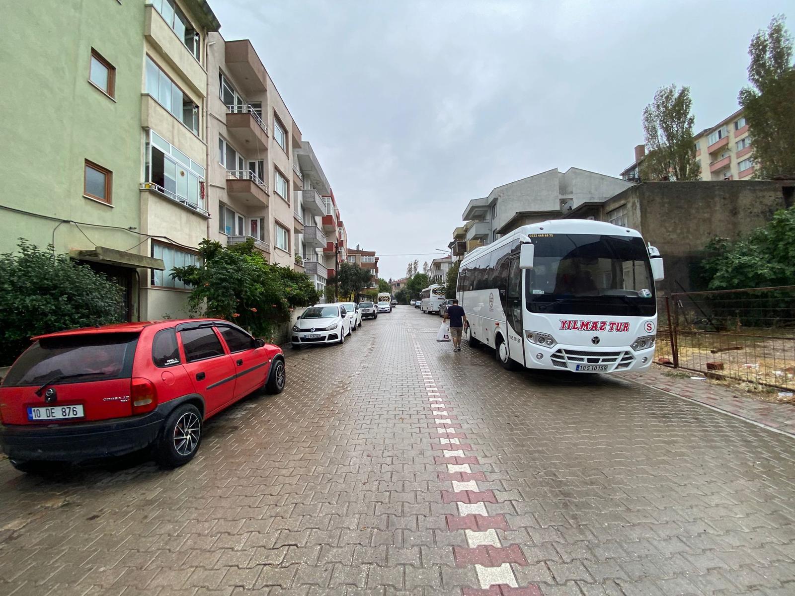 MANYAS EMLAKTAN SUNULLAH MAH. TEK KAT GİRİŞ 250M2 KİRLIK DÜKKAN