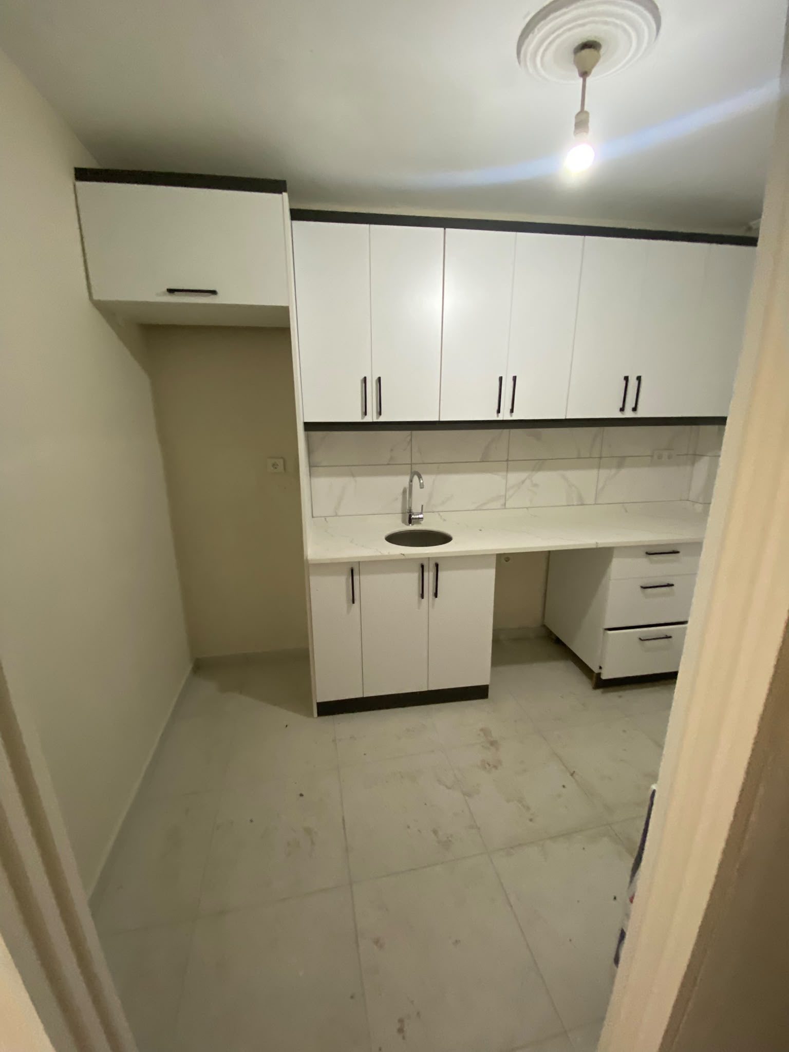 MANYAS EMLAKTAN SUNULLAH MH. 2+1 SIFIR TADİLATLI KİRALIK DAİRE