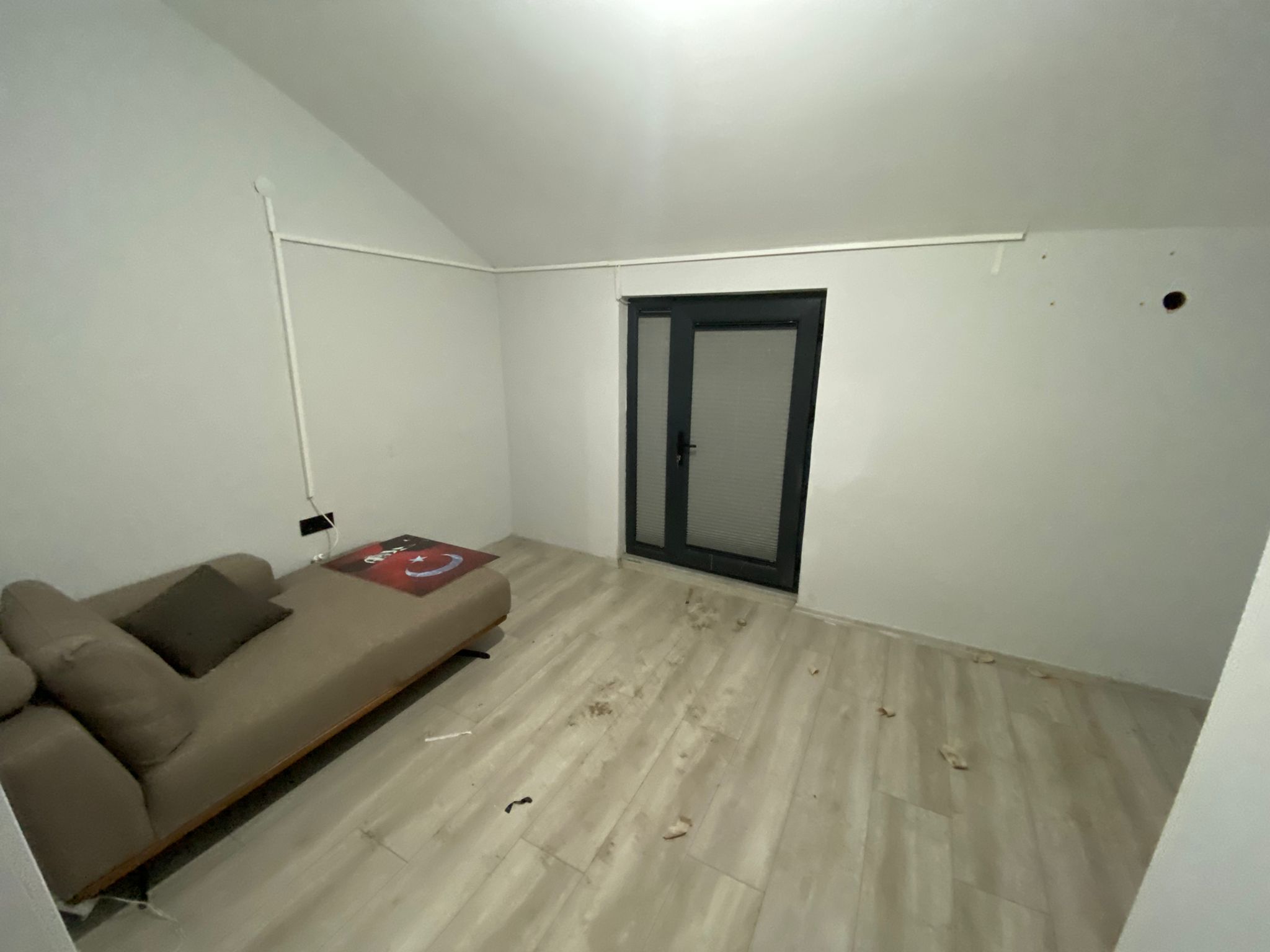MANYAS EMLAKTAN SUNULLAH MAH.ANA YOL ÜZERİ KİRALIK OFİS DAİRE