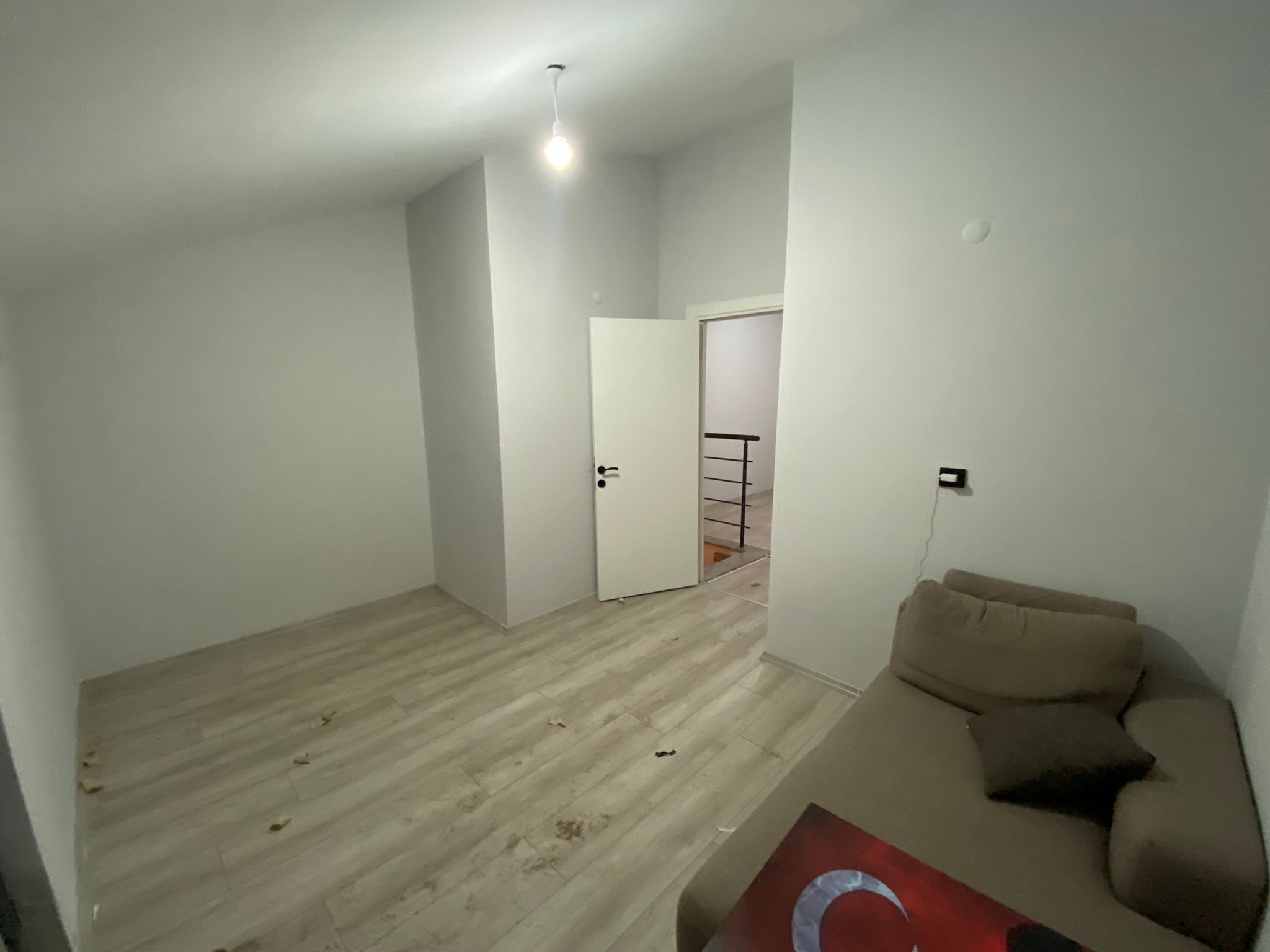 MANYAS EMLAKTAN SUNULLAH MAH.ANA YOL ÜZERİ KİRALIK OFİS DAİRE