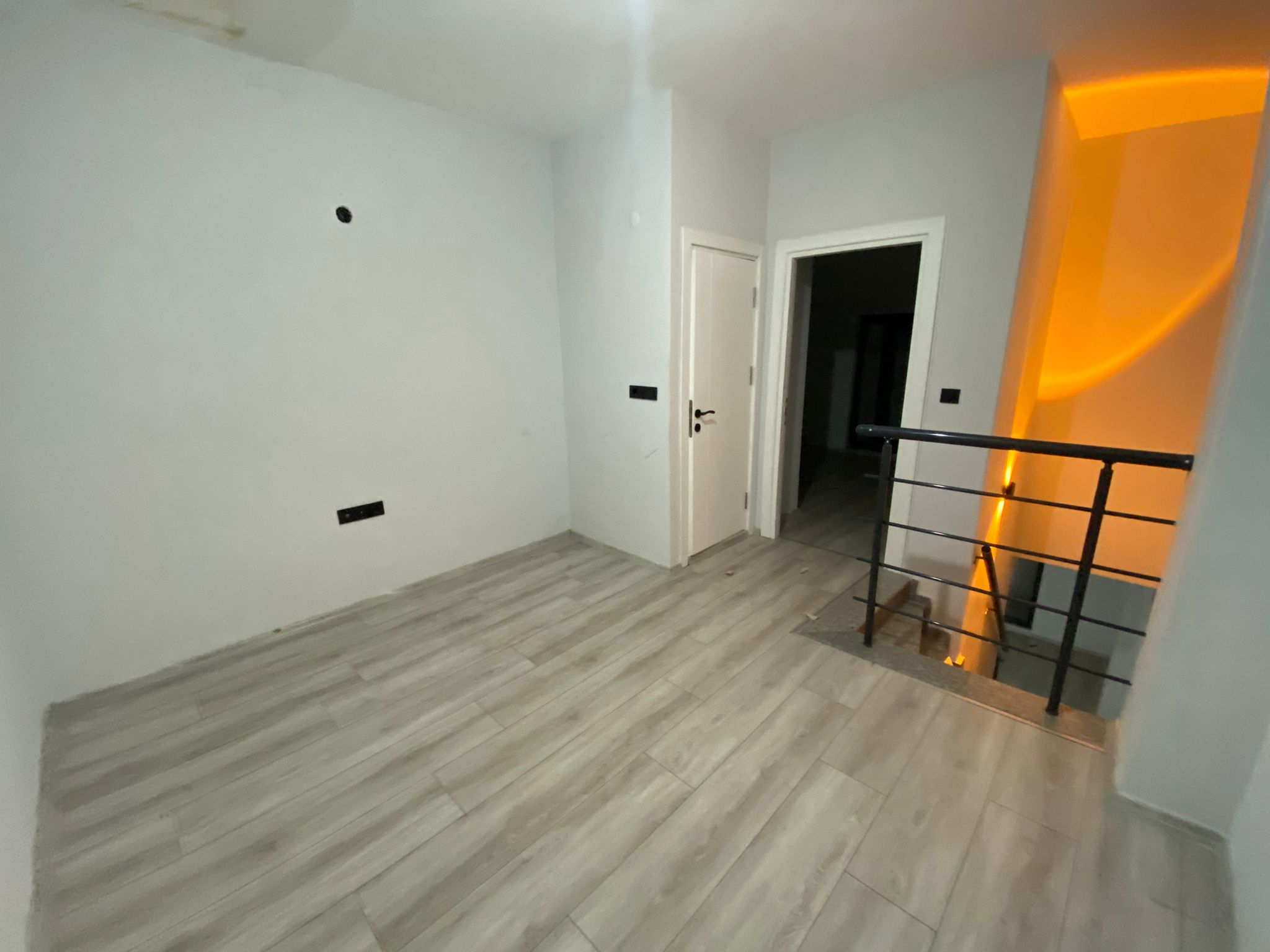 MANYAS EMLAKTAN SUNULLAH MAH.ANA YOL ÜZERİ KİRALIK OFİS DAİRE