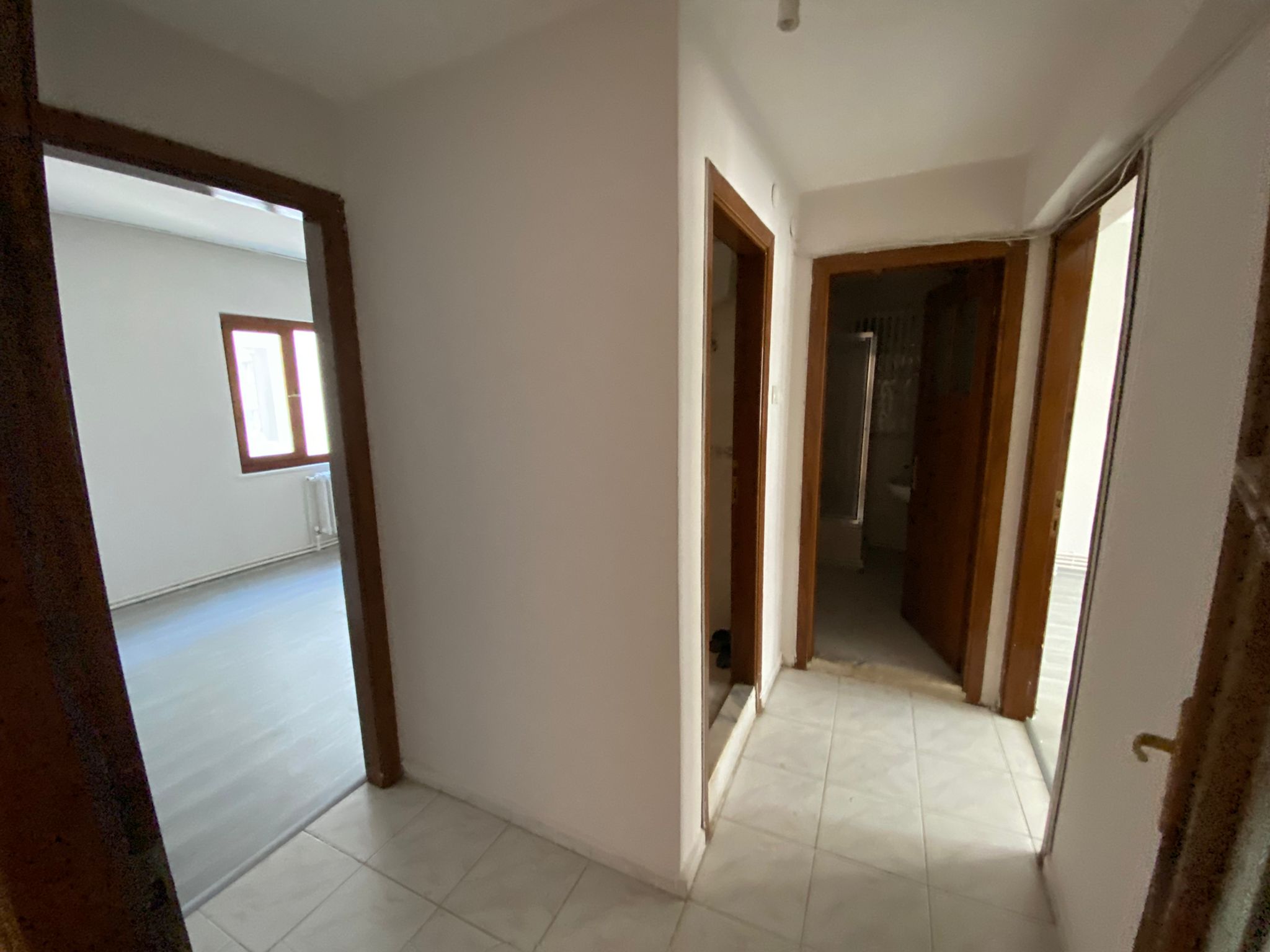 MANYAS EMLAKTAN 17 EYLÜL MAH. ARA KAT 3+1 120M2 KİRALIK DAİRE