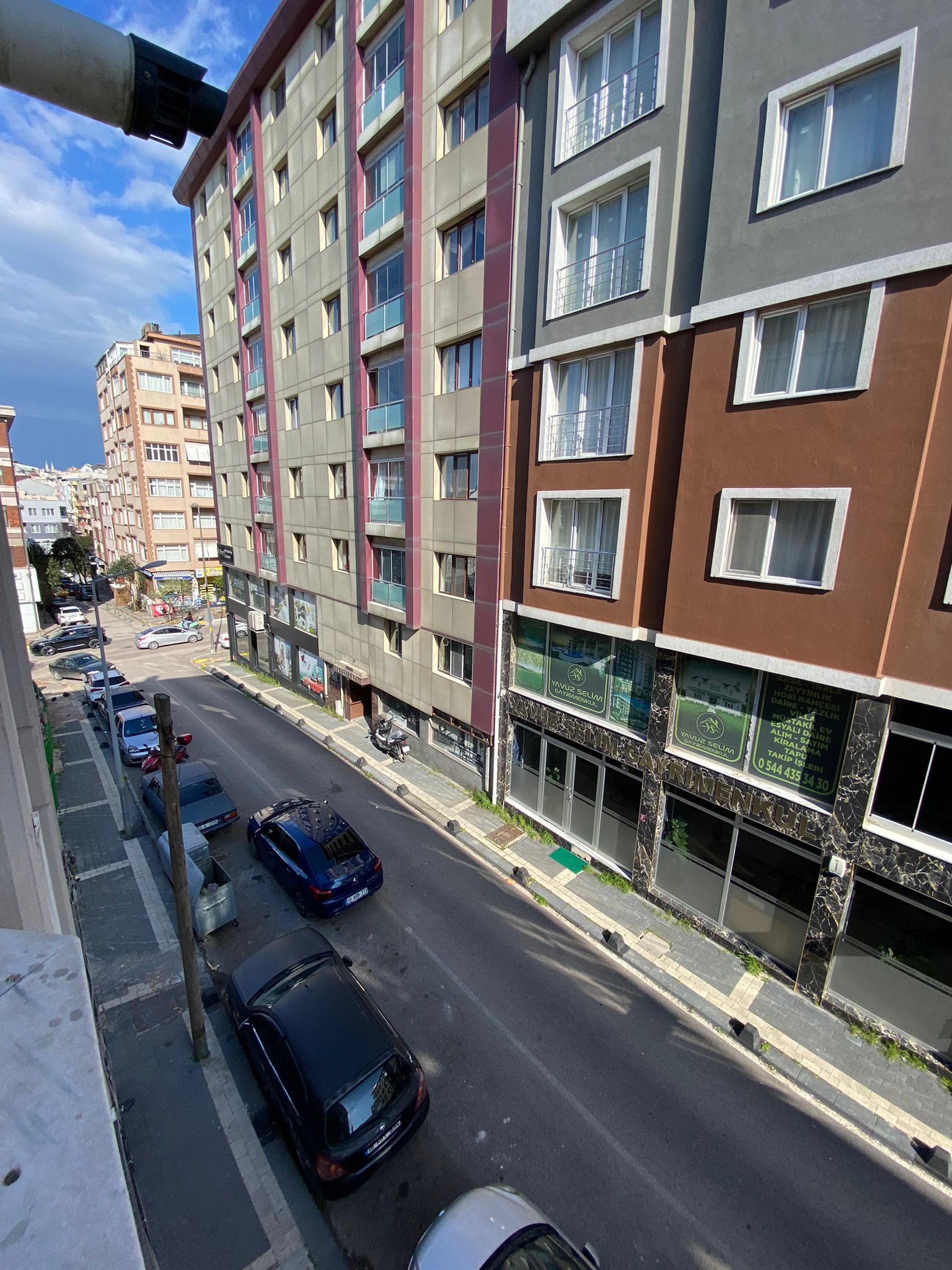 MANYAS EMLAKTAN 17 EYLÜL MAH. ARA KAT 3+1 120M2 KİRALIK DAİRE