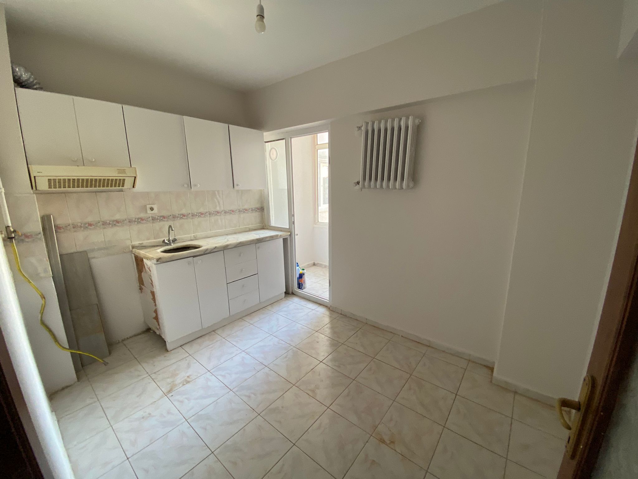 MANYAS EMLAKTAN 17 EYLÜL MAH. ARA KAT 3+1 120M2 KİRALIK DAİRE