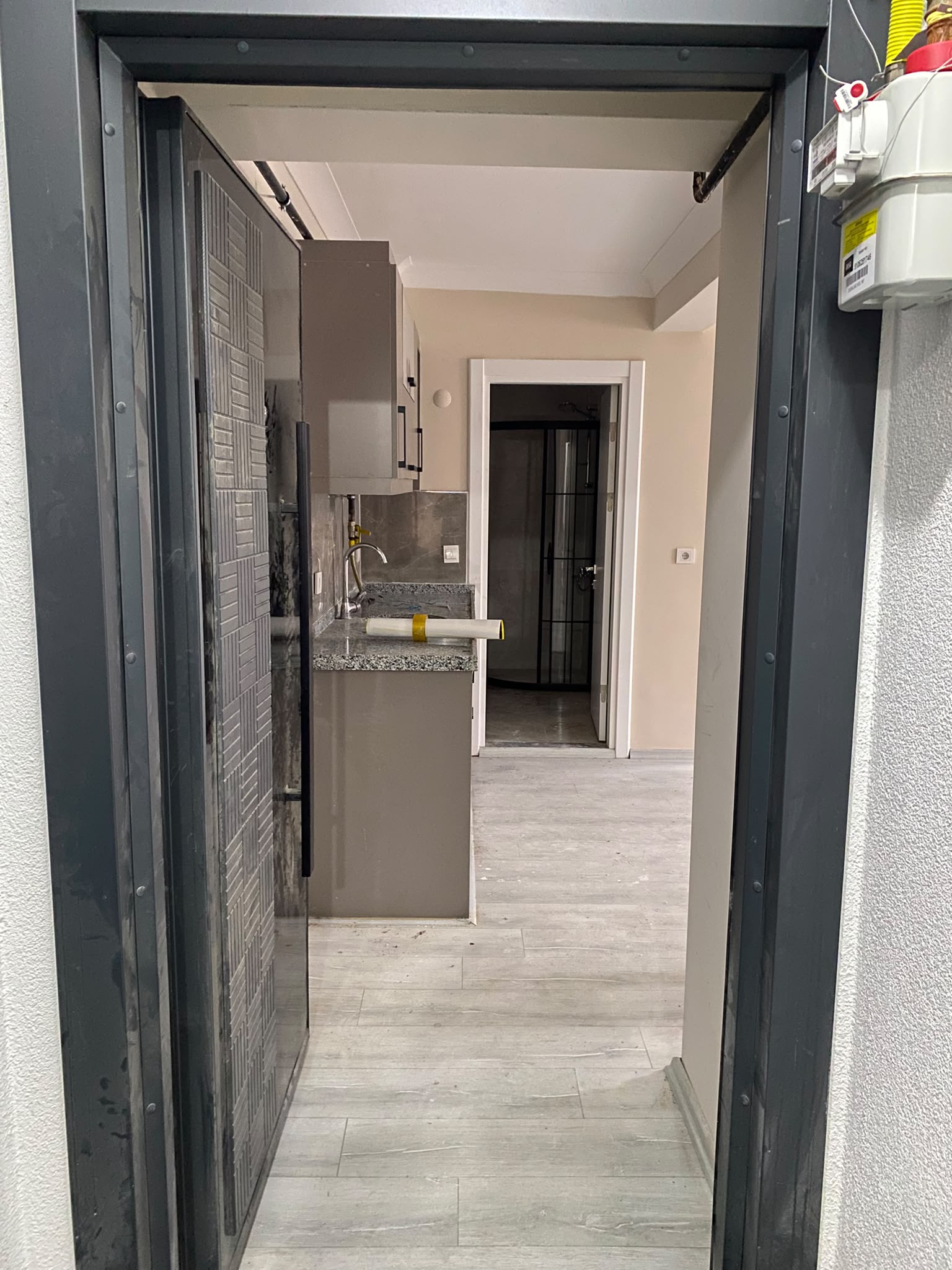 MANYAS EMLAKTAN YENİ MAH. GİRİŞ KAT 1+1 50M2 SATILIK DAİRE