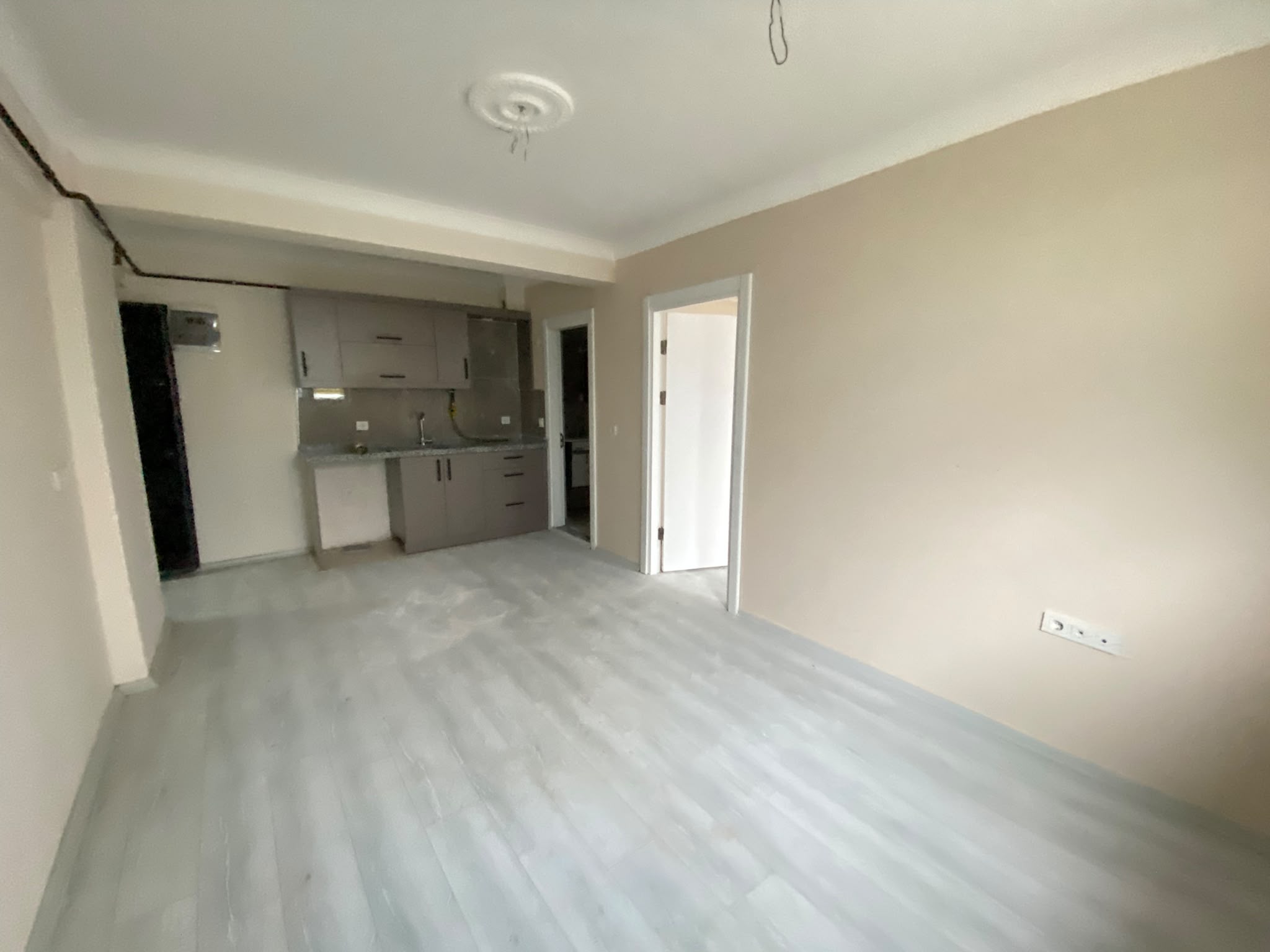 MANYAS EMLAKTAN YENİ MAH. GİRİŞ KAT 1+1 50M2 SATILIK DAİRE