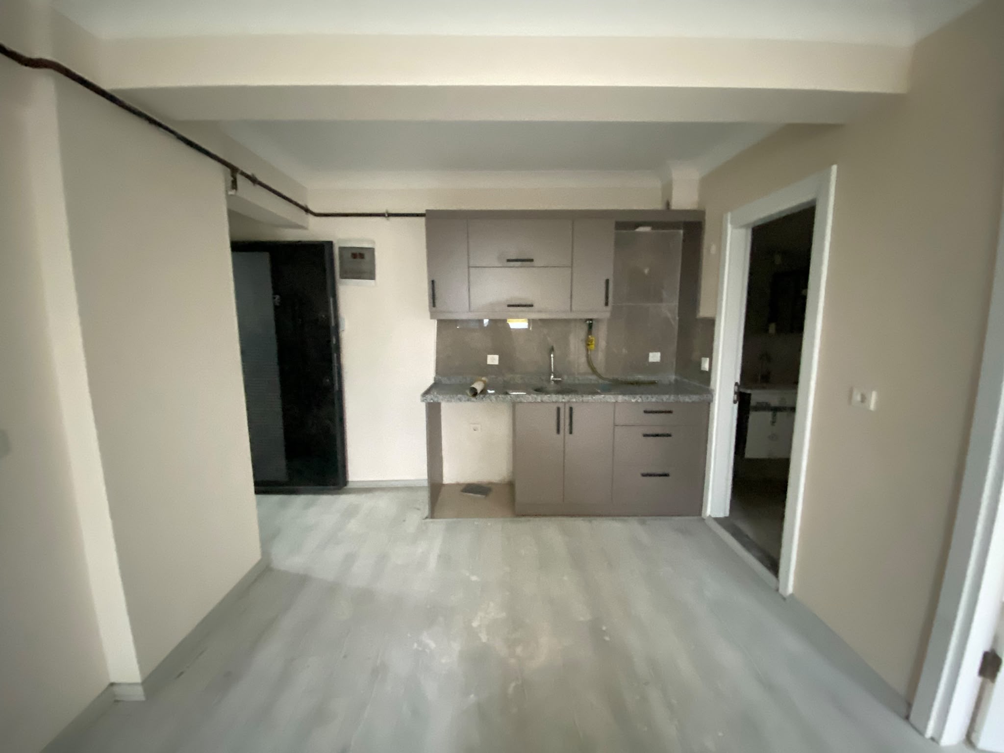 MANYAS EMLAKTAN YENİ MAH. GİRİŞ KAT 1+1 50M2 SATILIK DAİRE