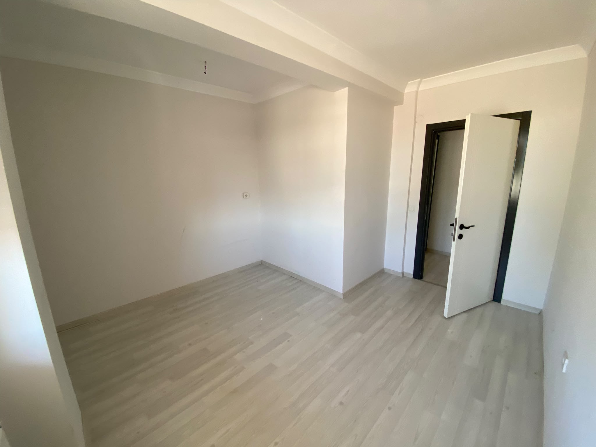 MANYAS EMLAKTAN 600 EVLER MAH. YÜKSEK GİRİŞ SATILIK 1+1 DAİRE
