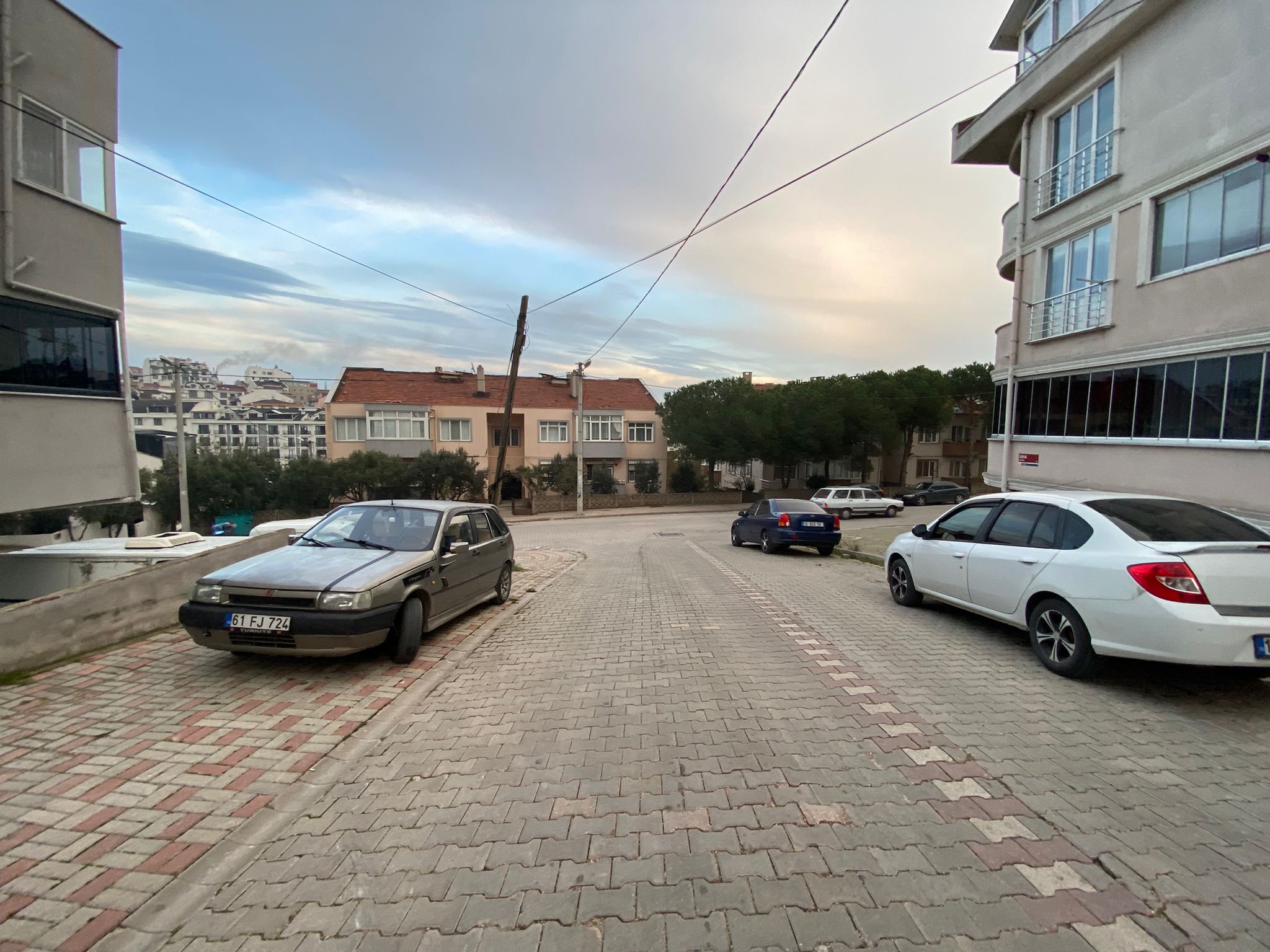 MANYAS EMLAKTAN SUNULLAH MAH.GENİŞ FERAH 2+1 100M2 SATILIK DAİRE