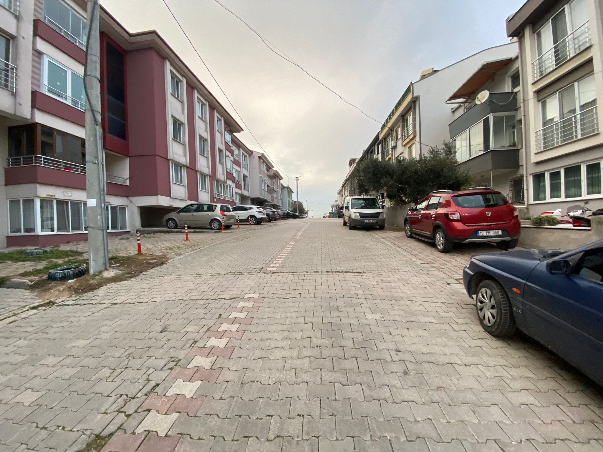 MANYAS EMLAKTAN SUNULLAH MAH.GENİŞ FERAH 2+1 100M2 SATILIK DAİRE
