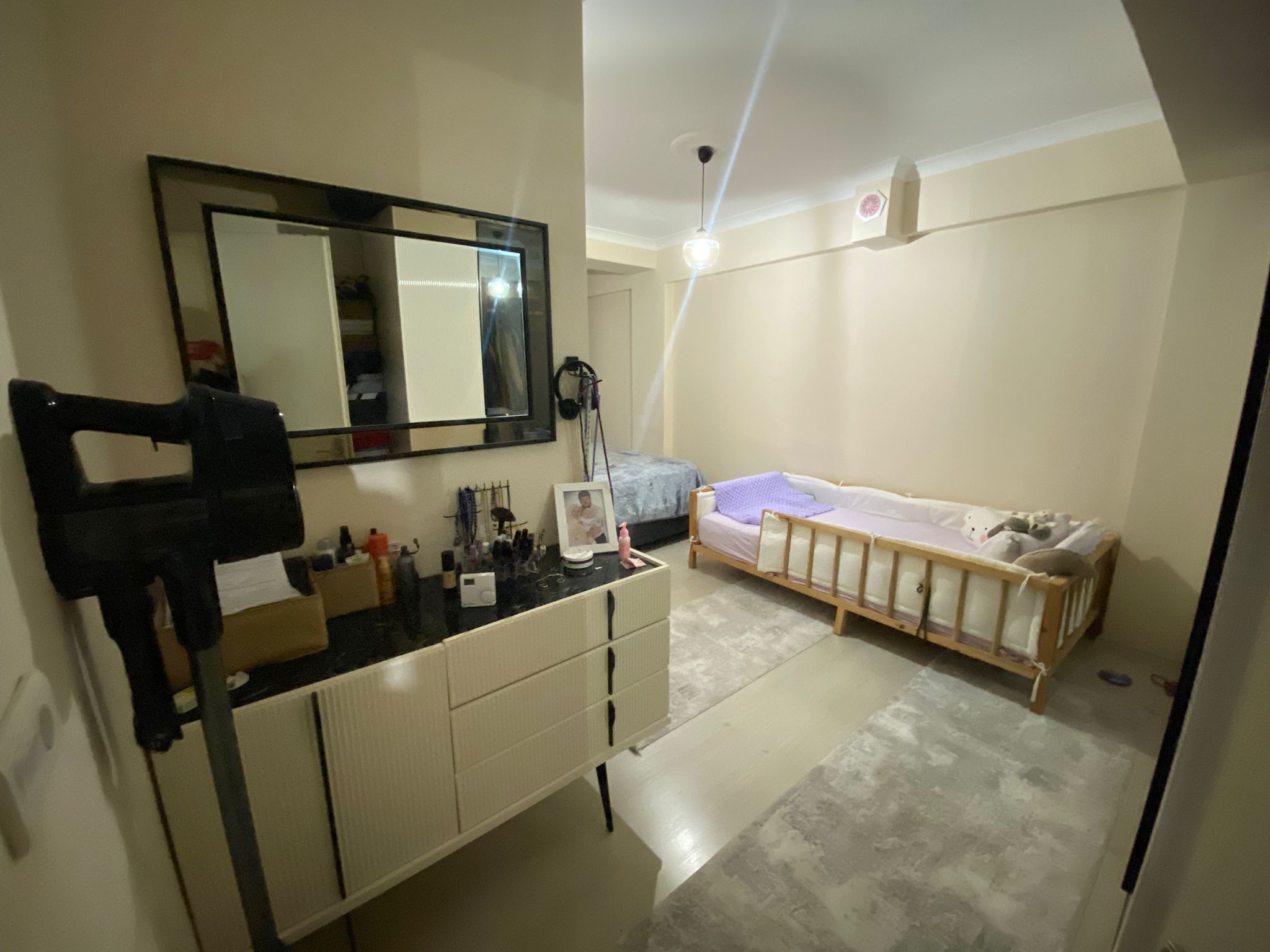 MANYAS EMLAKTAN SUNULLAH MAH.GENİŞ FERAH 2+1 100M2 SATILIK DAİRE