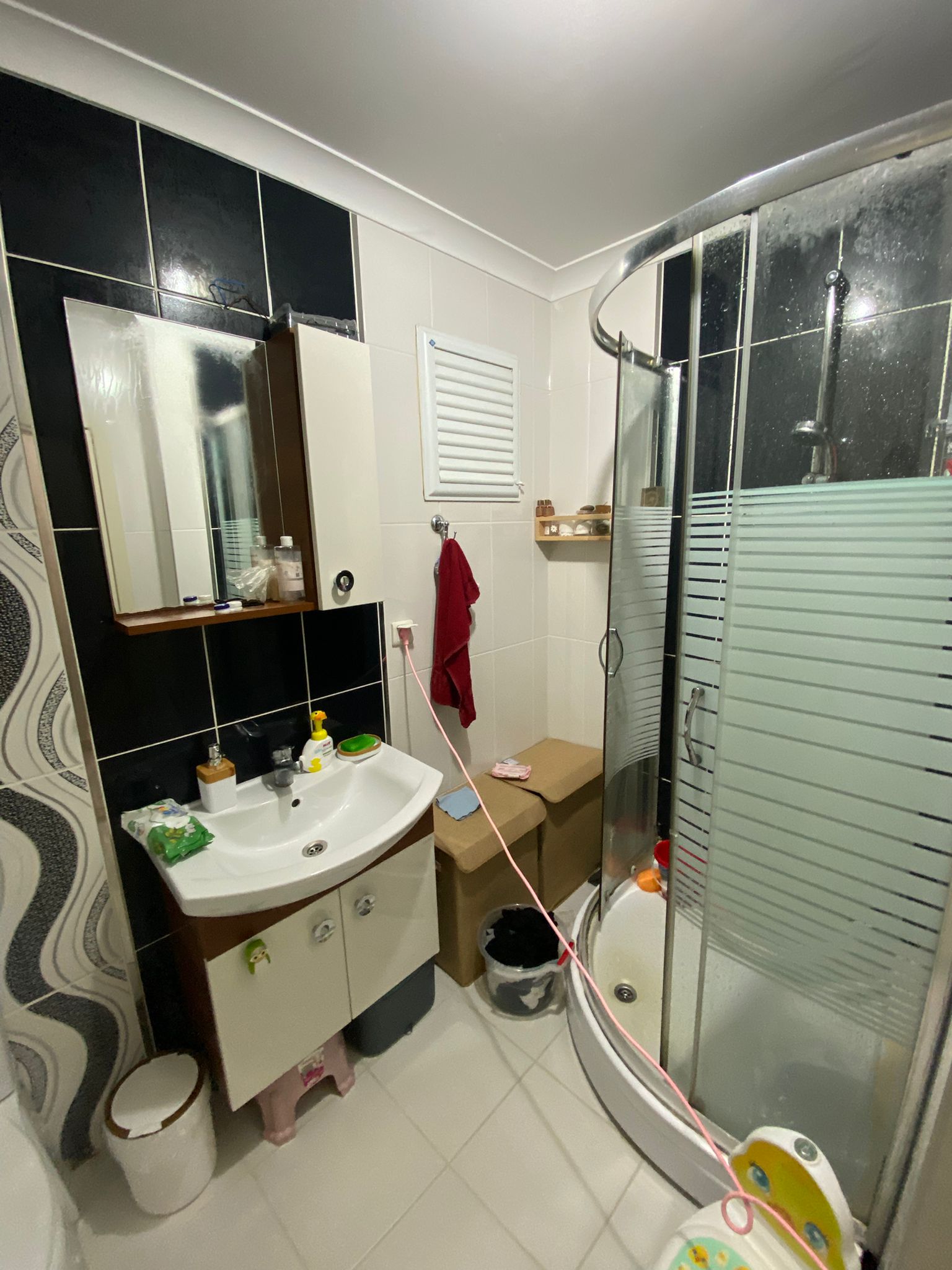 MANYAS EMLAKTAN SUNULLAH MAH.GENİŞ FERAH 2+1 100M2 SATILIK DAİRE