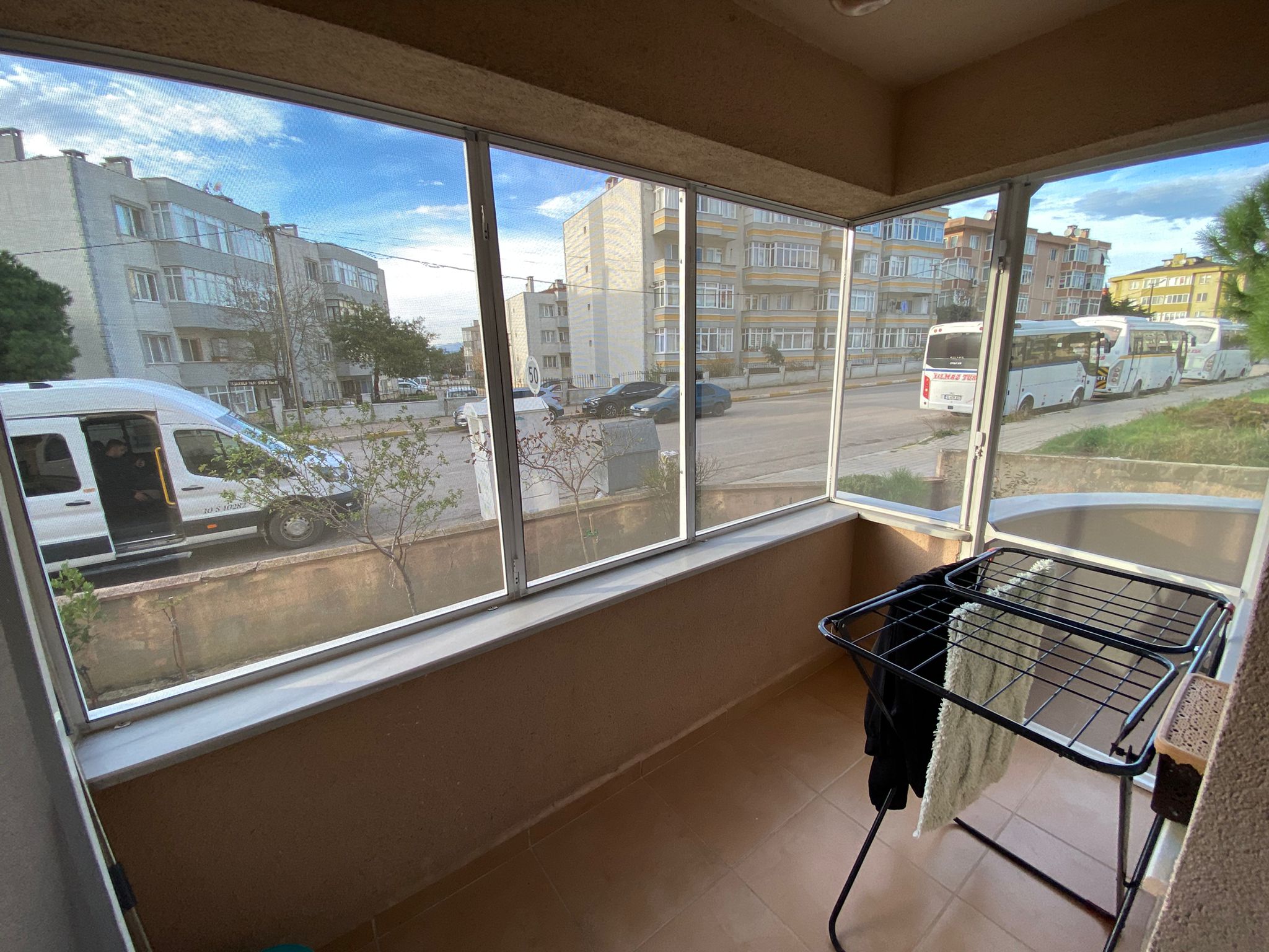 MANYAS EMLAKTAN İHSANİYE MAH.YÜKSEK GİRİŞ 2+1 95M2 SATILIK DAİRE