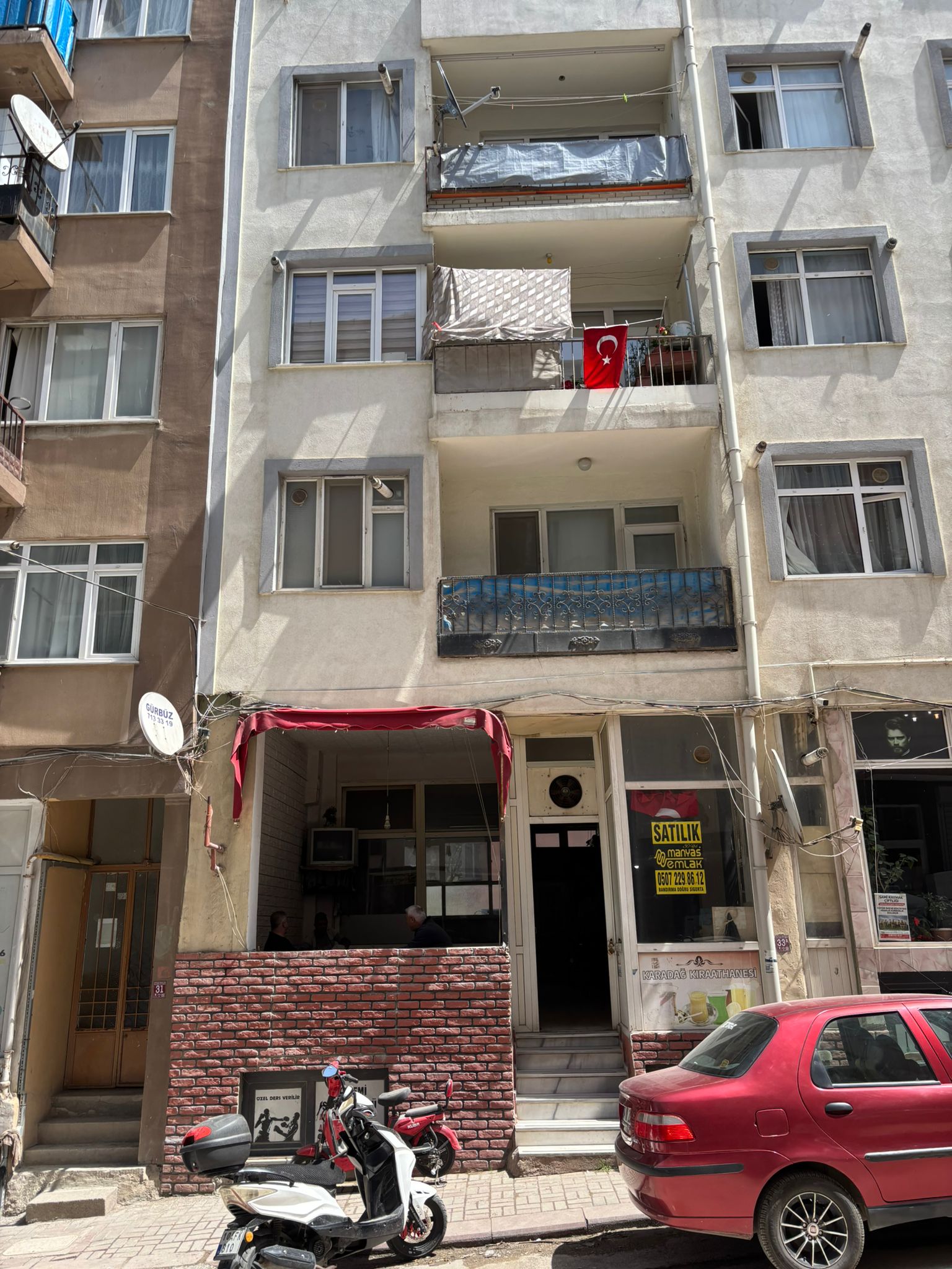 S3 MANYAS EMLAKTAN 17 EYLÜL MAH.120 M2 SATILIK KİRACILI DÜKKAN