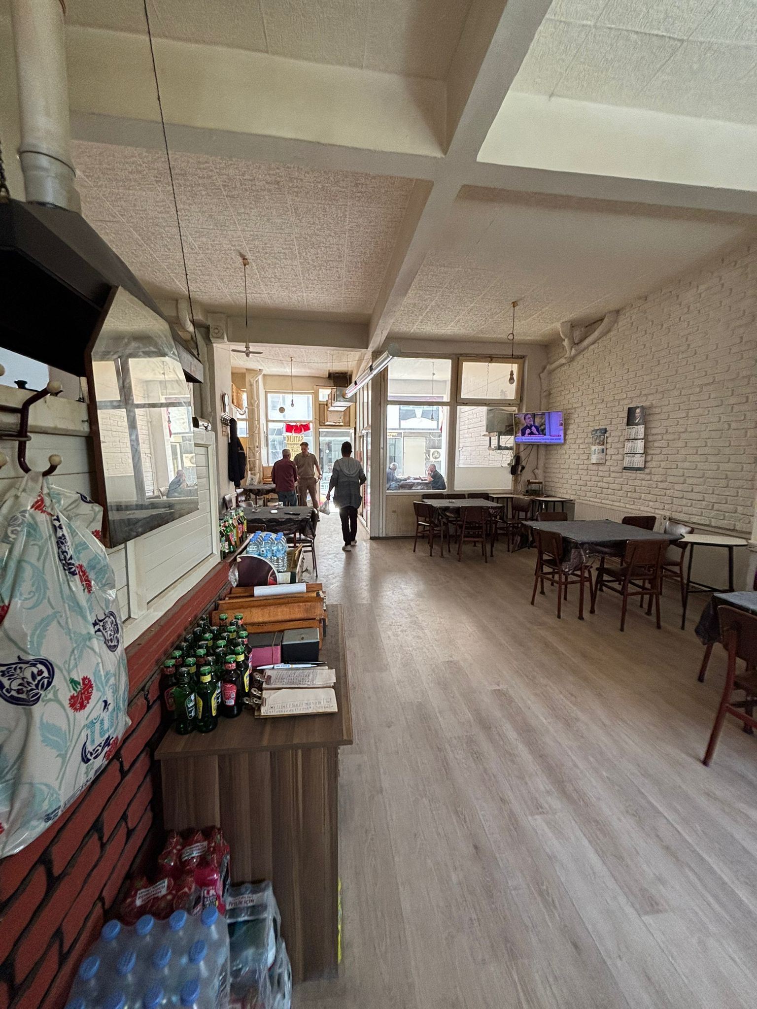 S3 MANYAS EMLAKTAN 17 EYLÜL MAH.120 M2 SATILIK KİRACILI DÜKKAN