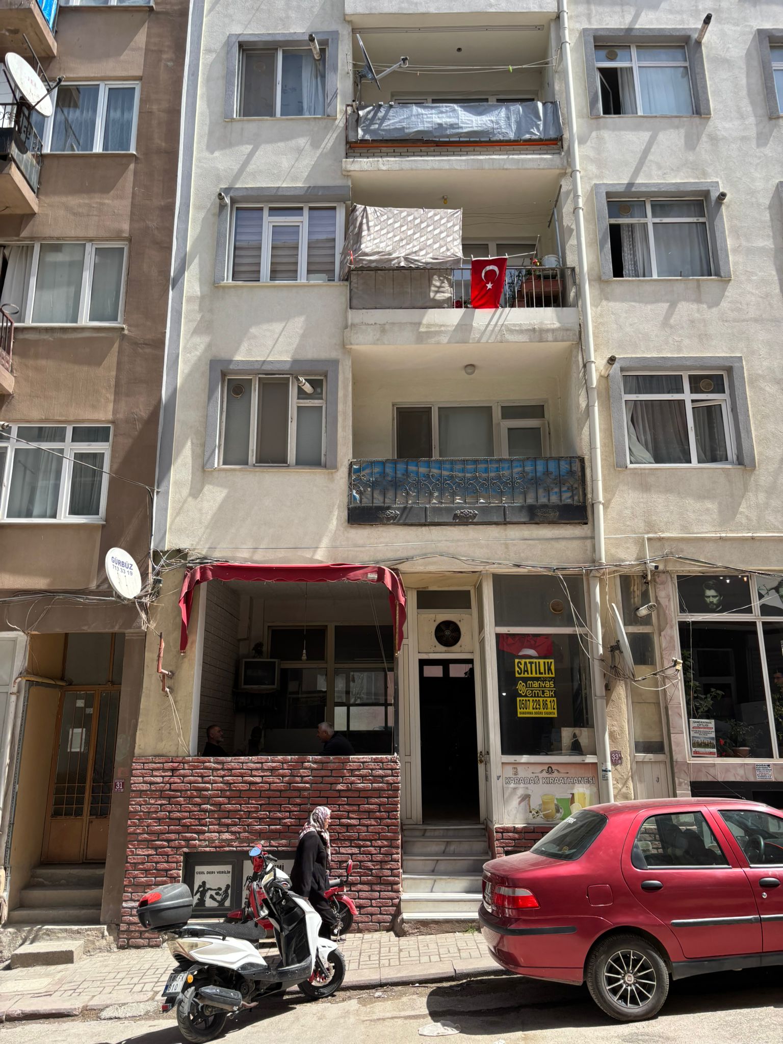 S3 MANYAS EMLAKTAN 17 EYLÜL MAH.120 M2 SATILIK KİRACILI DÜKKAN