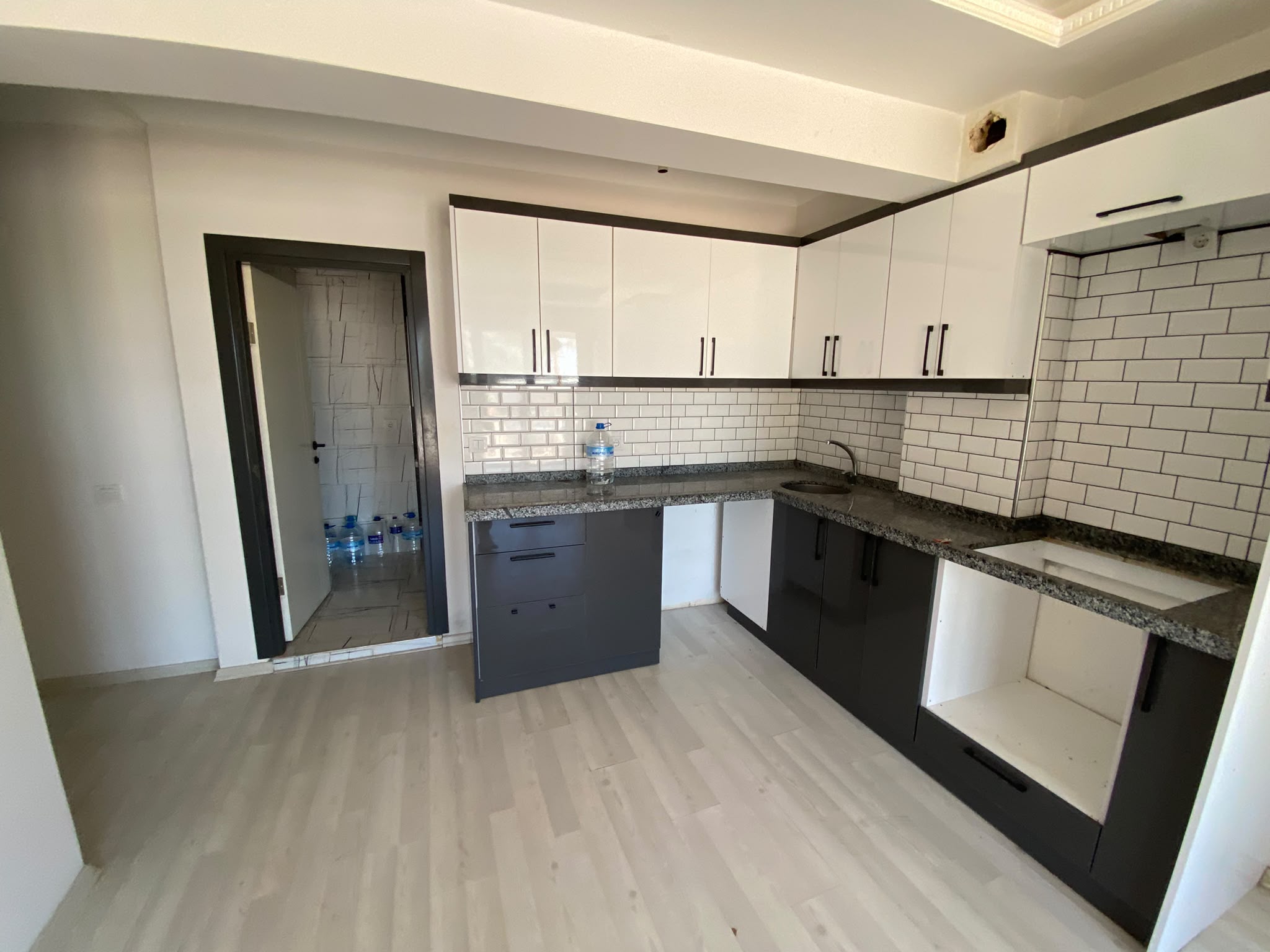 MANYAS EMLAKTAN 600 EVLER MAH. YÜKSEK GİRİŞ KİRALIK 1+1 DAİRE