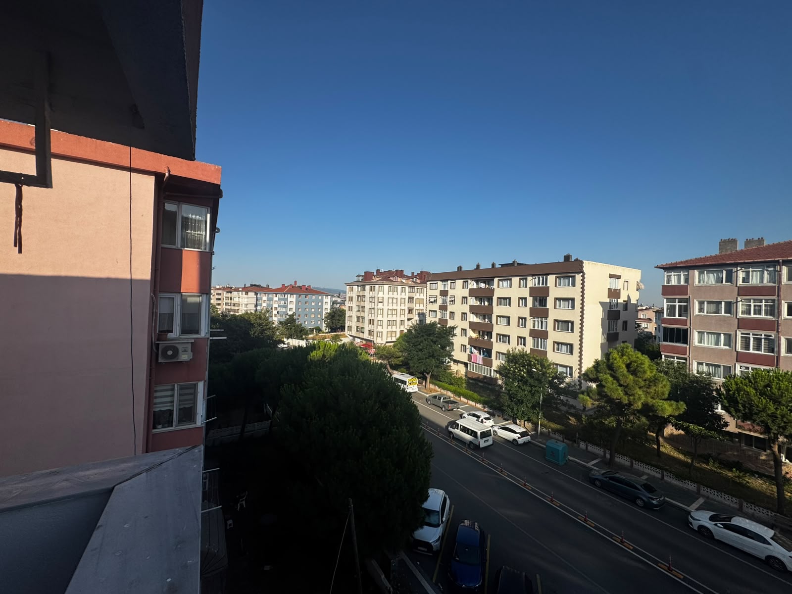 MANYAS EMLAKTAN PAŞAKENTTE KİRALIK 2+1 100M2 ARA KAT DAİRE