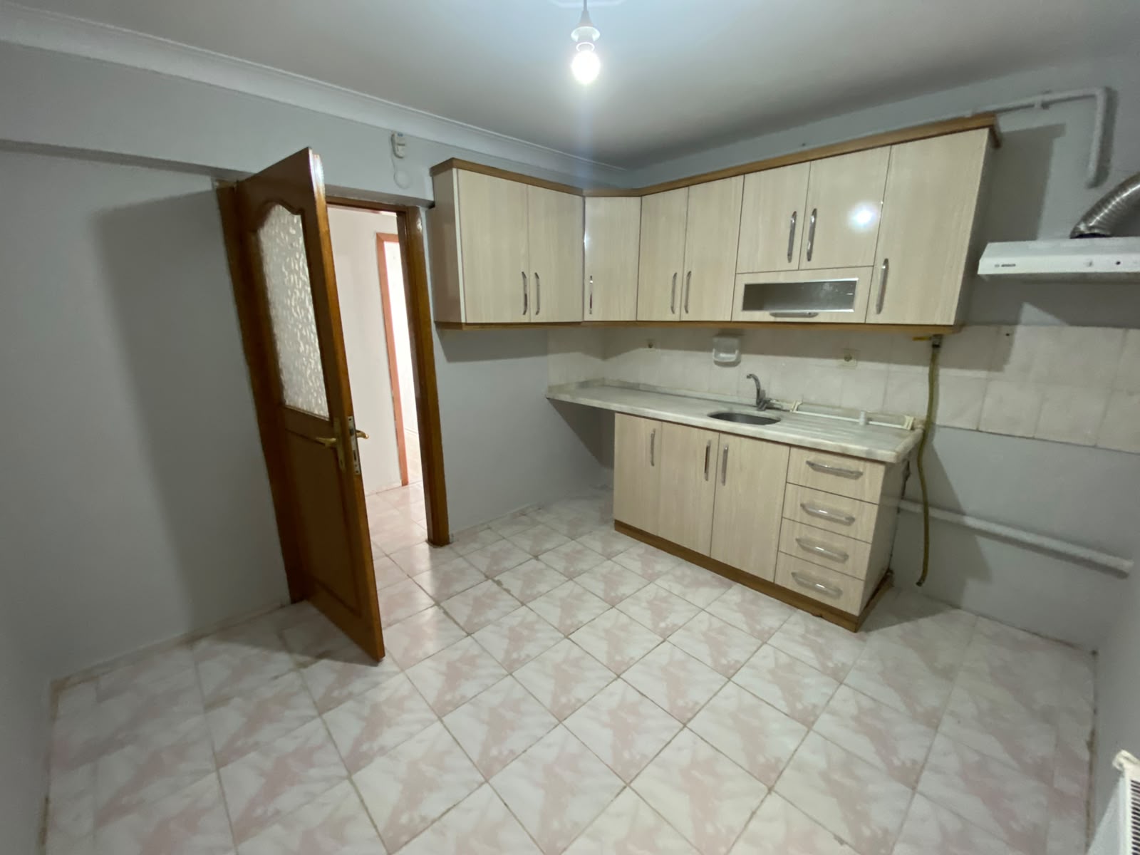 MANYAS EMLAKTAN 17 EYLÜL MAH. 3+1 120M2 ARA KAT KİRALIK DAİRE