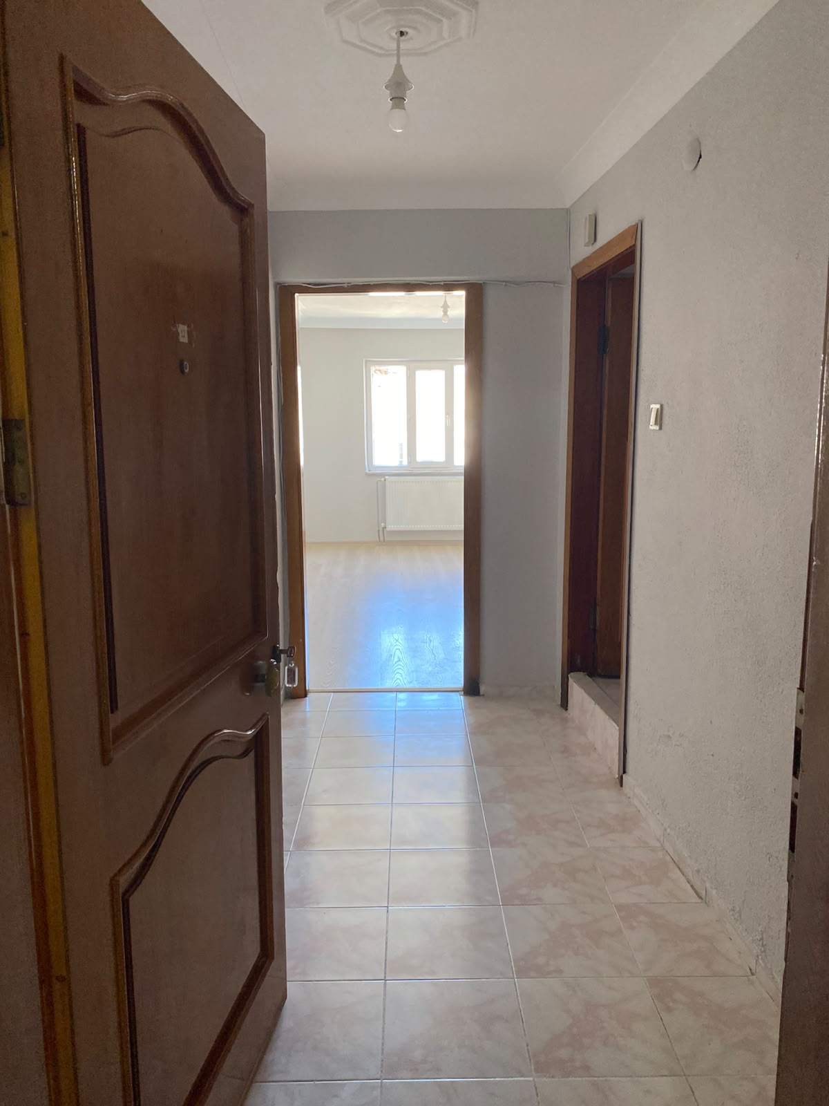 MANYAS EMLAKTAN 17 EYLÜL MAH. 3+1 120M2 ARA KAT KİRALIK DAİRE