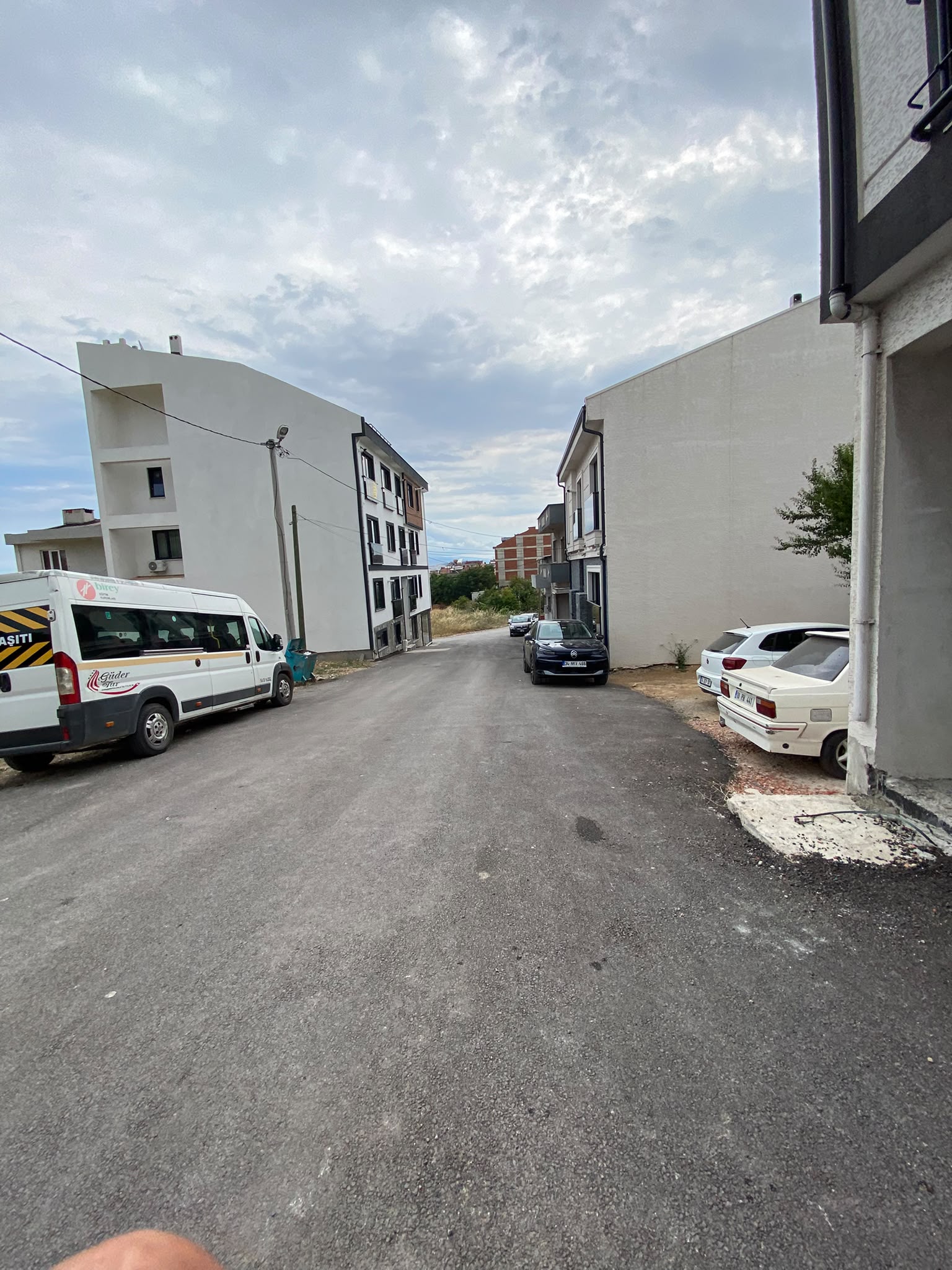 MANYAS EMLAKTAN YENİ MAH. GİRİŞ KAT 1+1 50M2 KİRALIK DAİRE